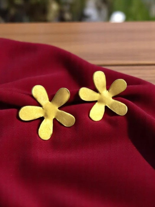 flower-brass-stud-earrings