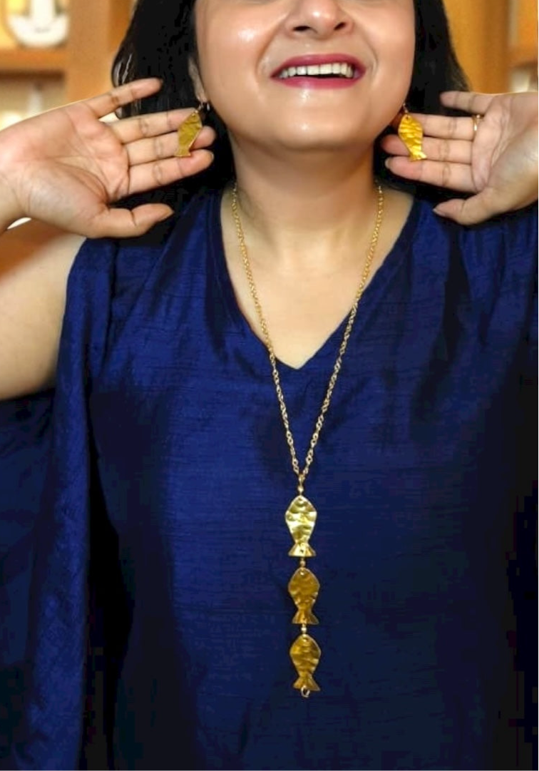 Meenakshi Brass Pendant Chain Necklace Jewelry Set (Necklace, Earrings)