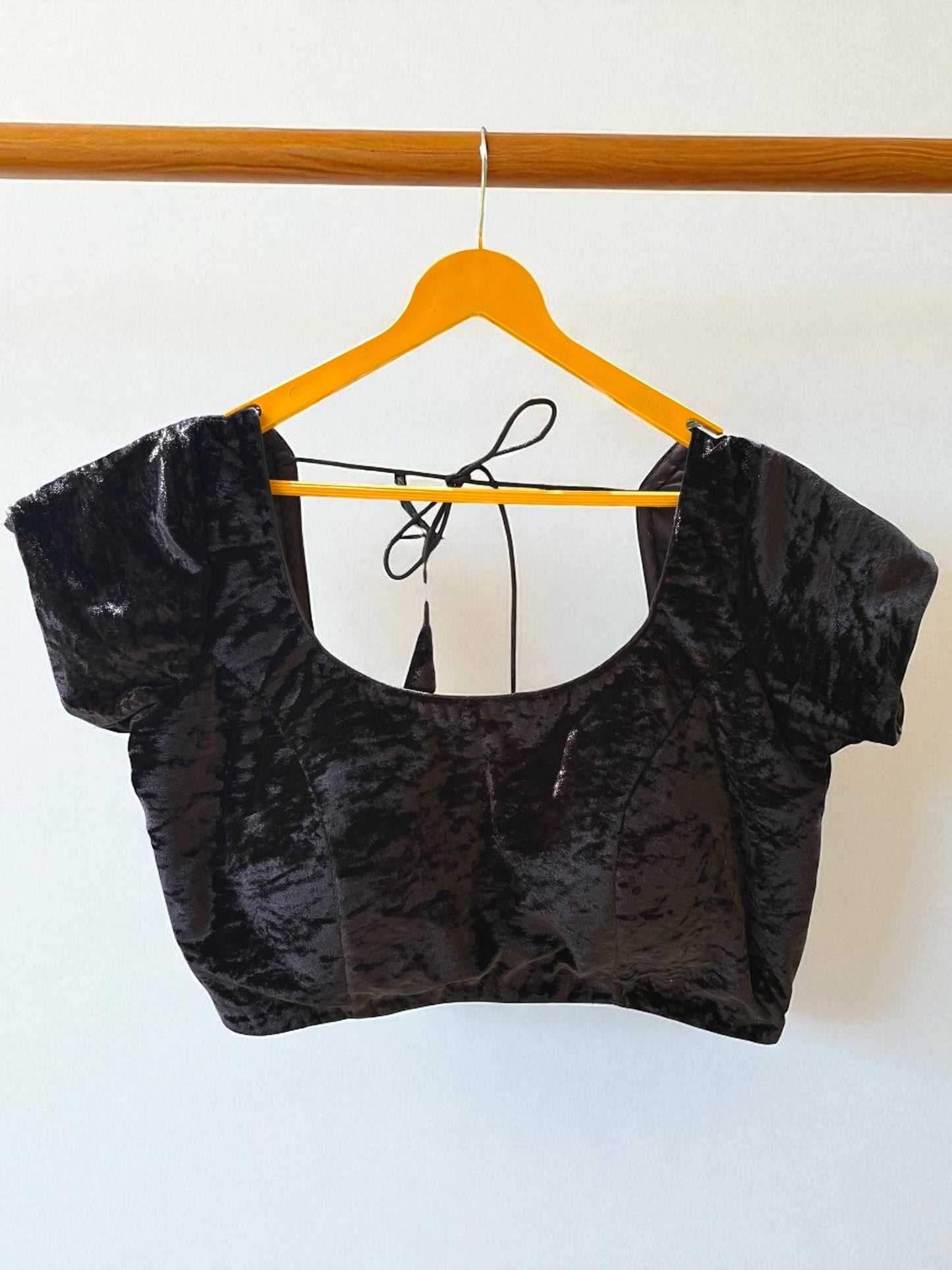 Niharika Short Sleeved Velvet Blouse - Black