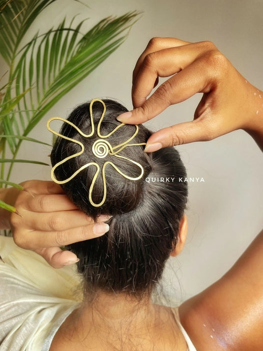 flora-brass-hairbun-accessory