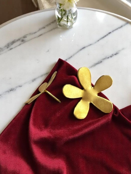 flower-brass-stud-earrings