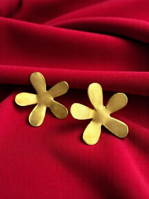 flower-brass-stud-earrings