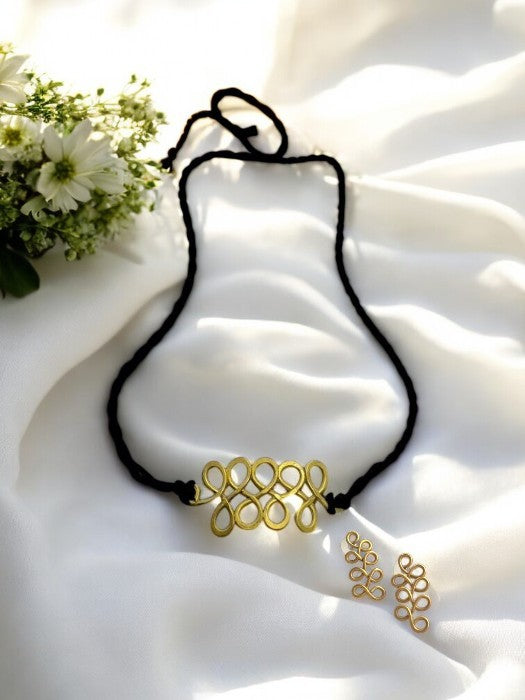 figure-8s-mini-brass-choker-necklace-jewelry-set-necklace-earrings