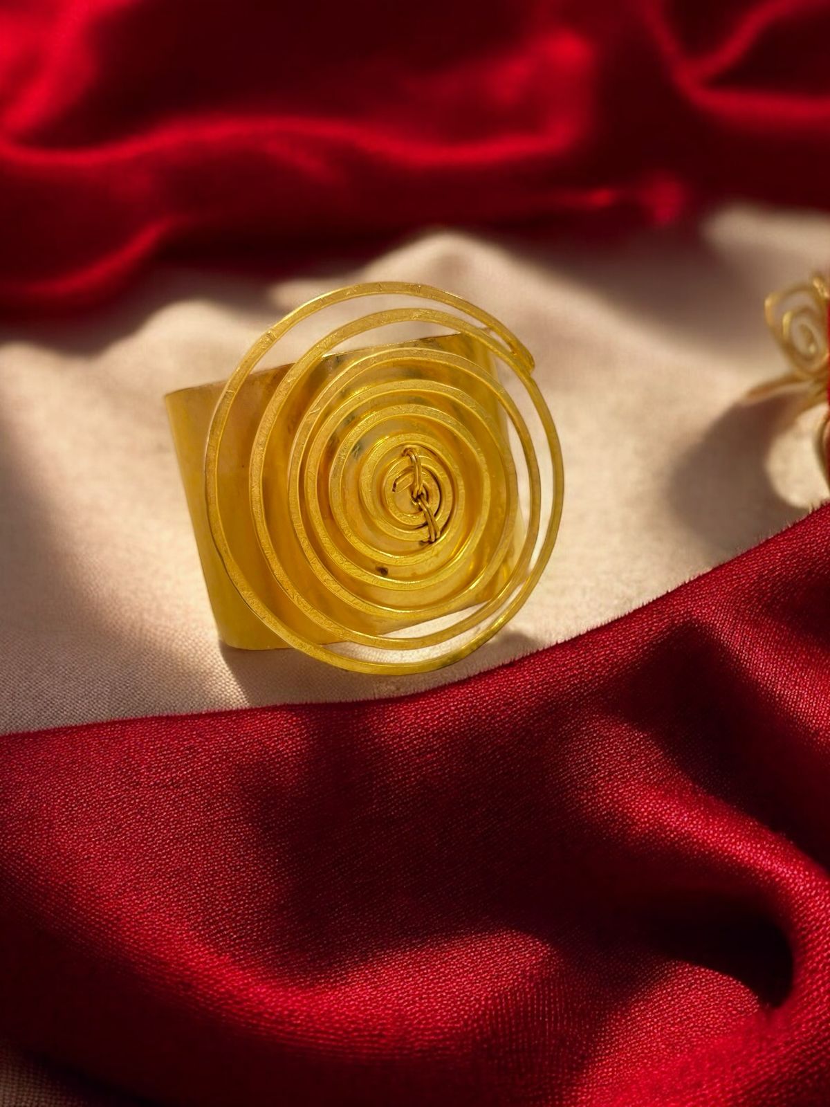 big-spiral-brass-handcuff