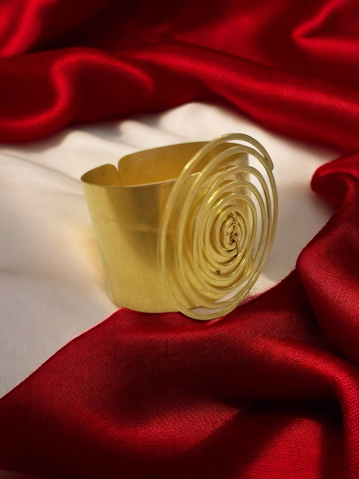 big-spiral-brass-handcuff