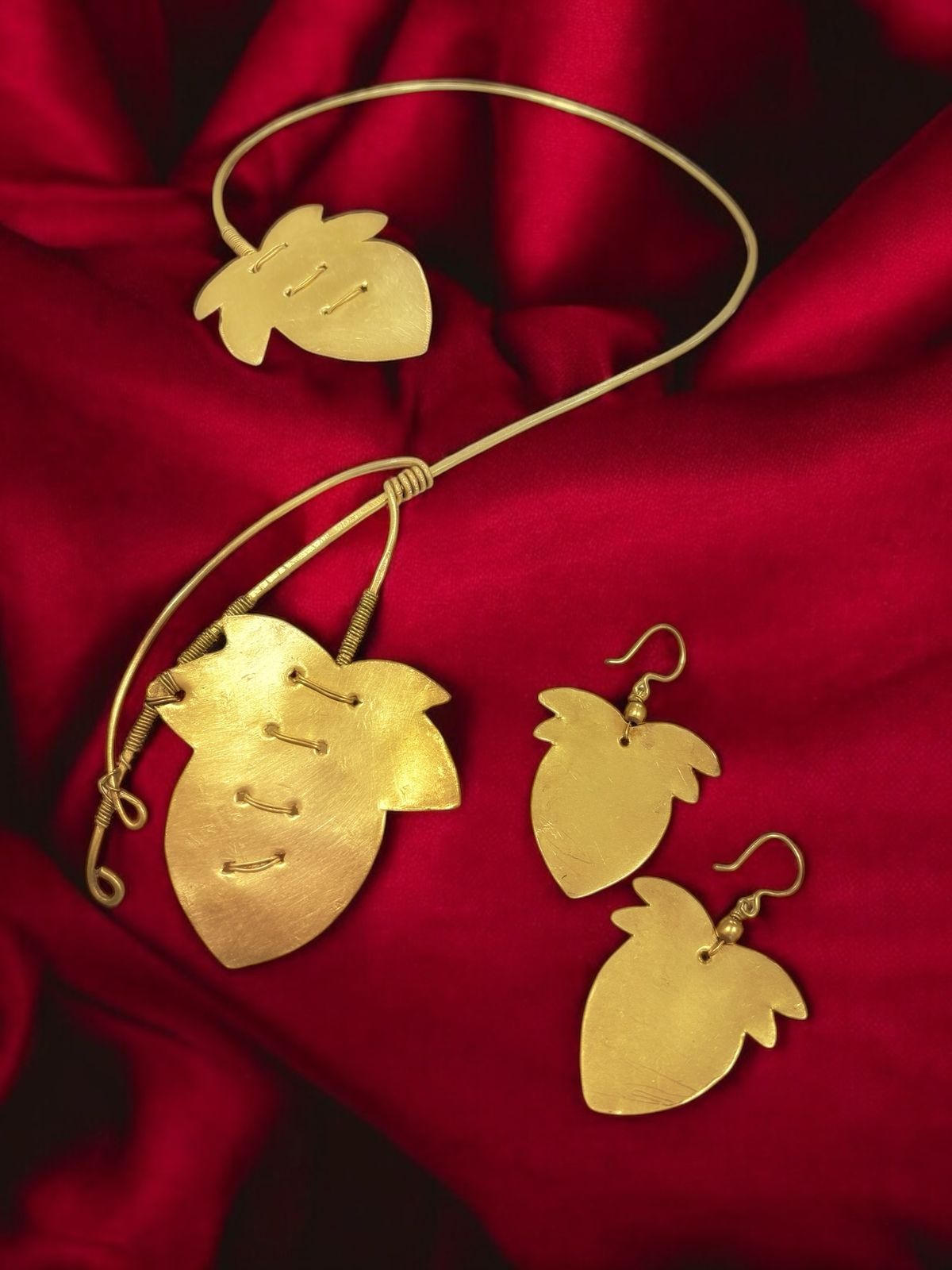 maple-leaf-brass-hasli-necklace-jewelry-set