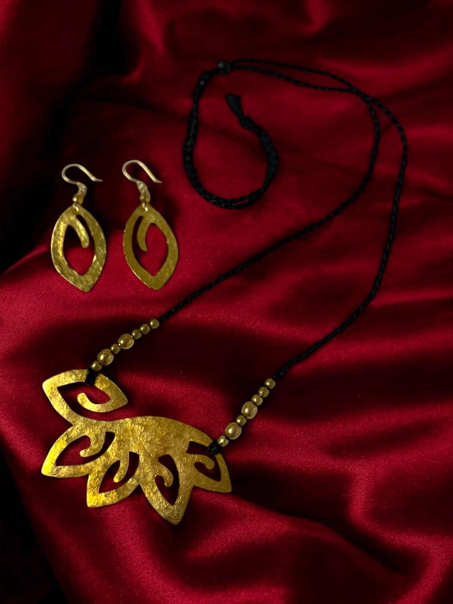 Floral Cutout Brass Jewelry Set (Necklace + Dangler Earrings)