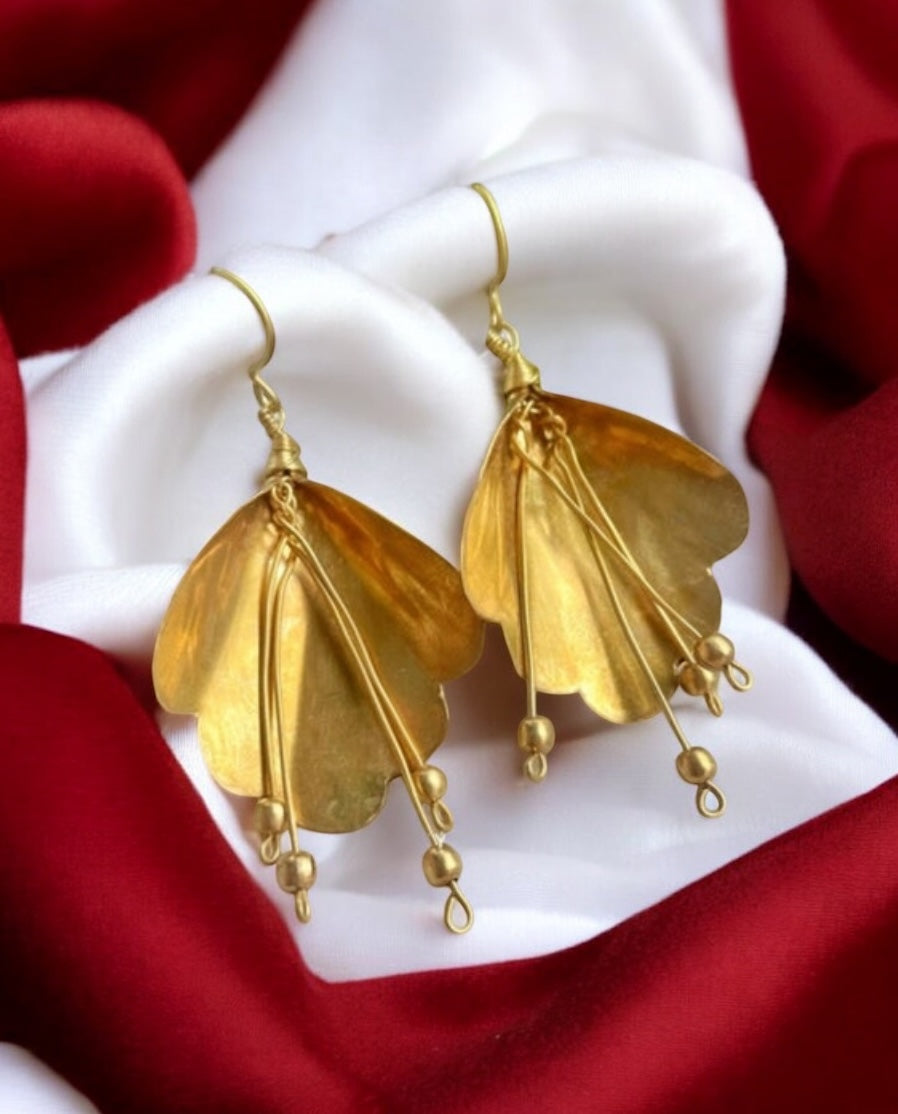dancing-lilies-brass-earrings