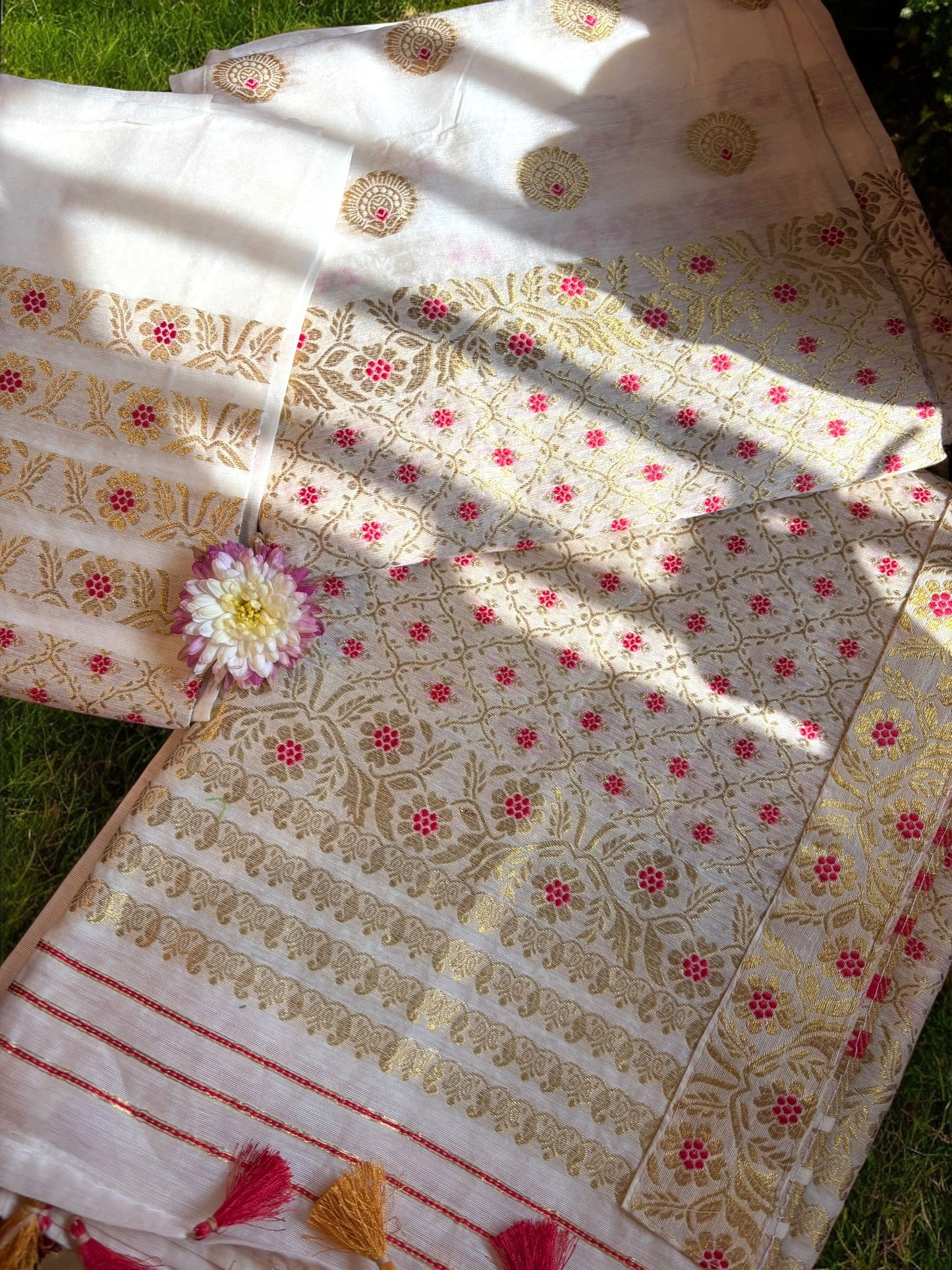 Swarna Cream & Gold Mekhela Chador Half Saree