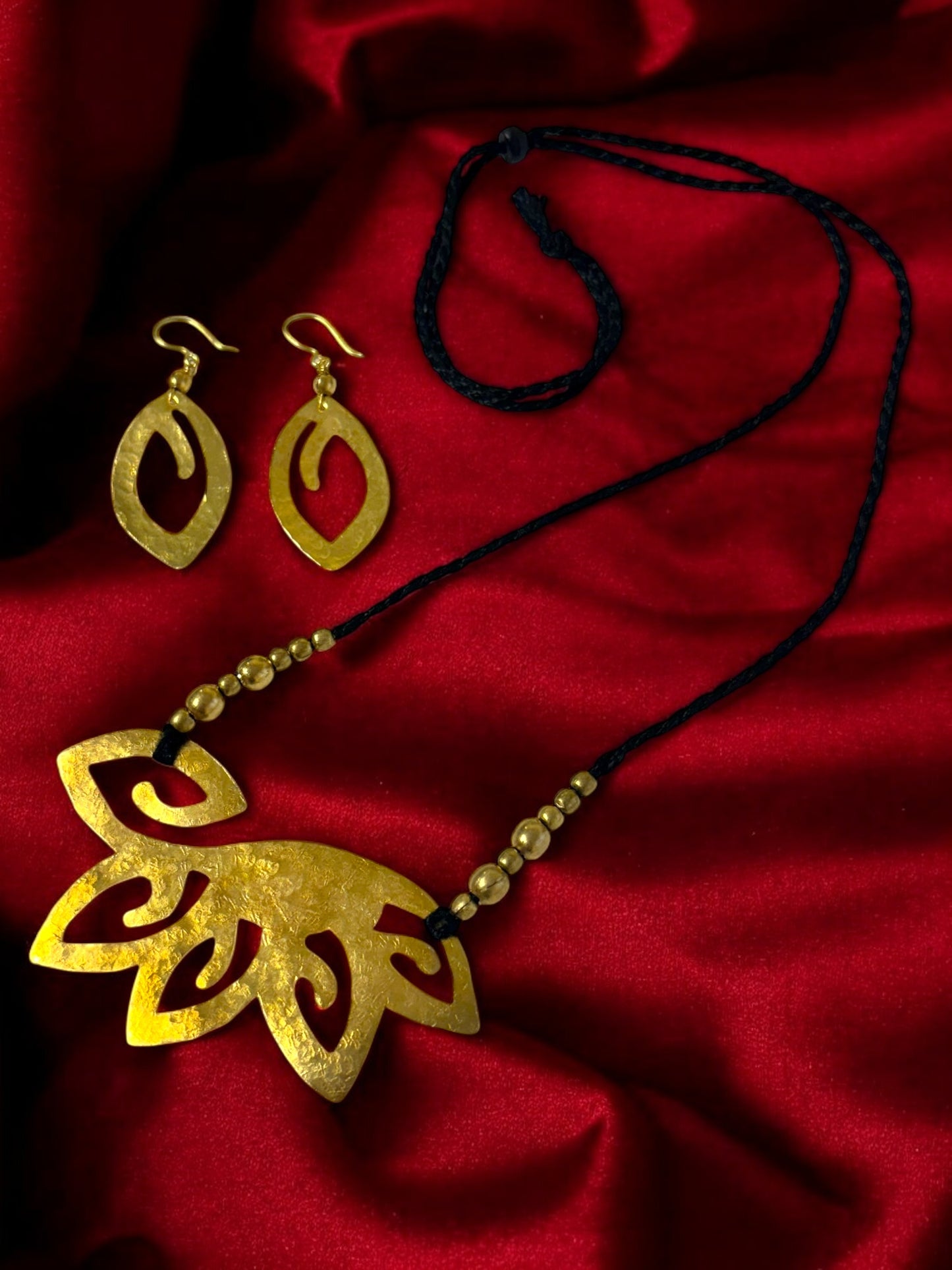 Floral Cutout Brass Jewelry Set (Necklace + Dangler Earrings)