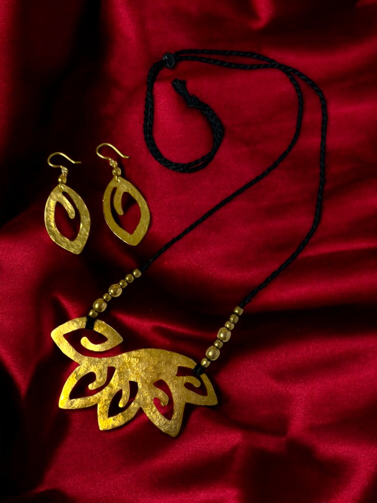 Floral Cutout Brass Jewelry Set (Necklace + Dangler Earrings)