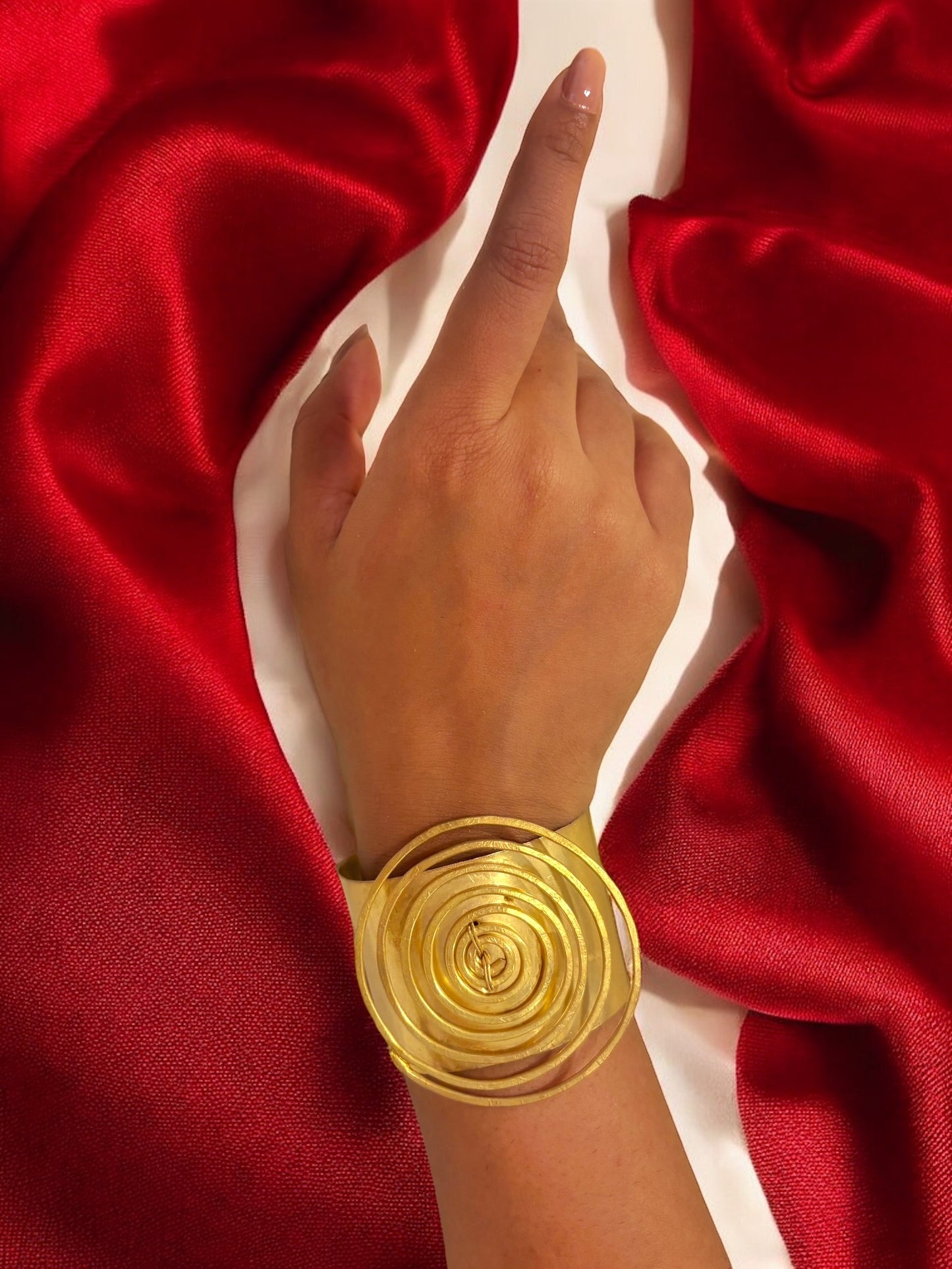 big-spiral-brass-handcuff