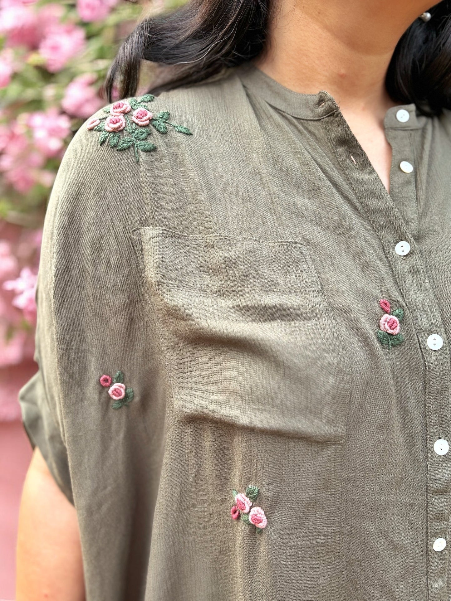 ella-embroidered-antfit-cotton-kimono-top-moss-green