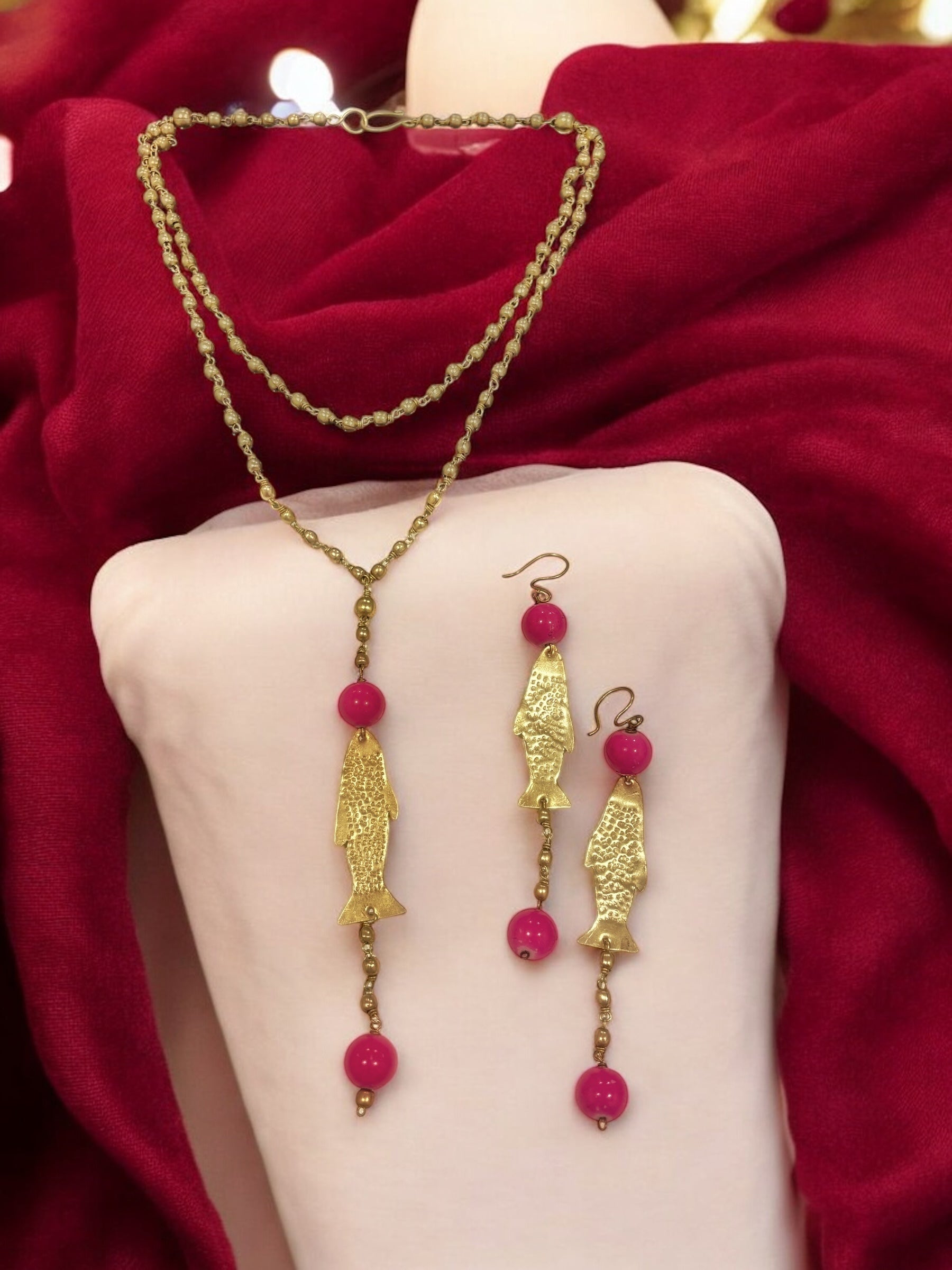 fishy-pink-beaded-brass-pendant-necklace-jewelry-set-necklace-earrings-ring