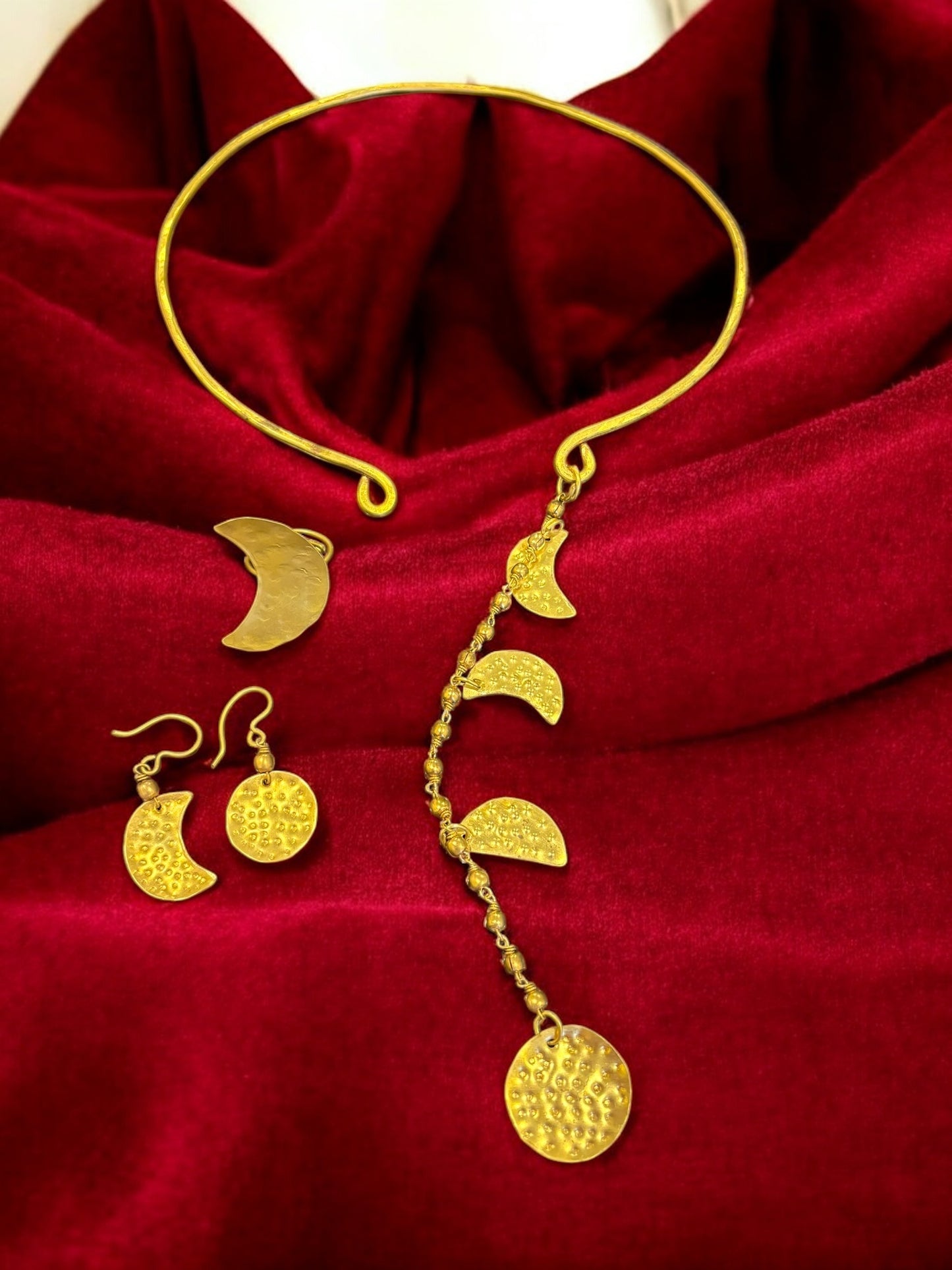moon-fantasy-brass-hasli-necklace-jewelry-set-necklace-earrings-ring