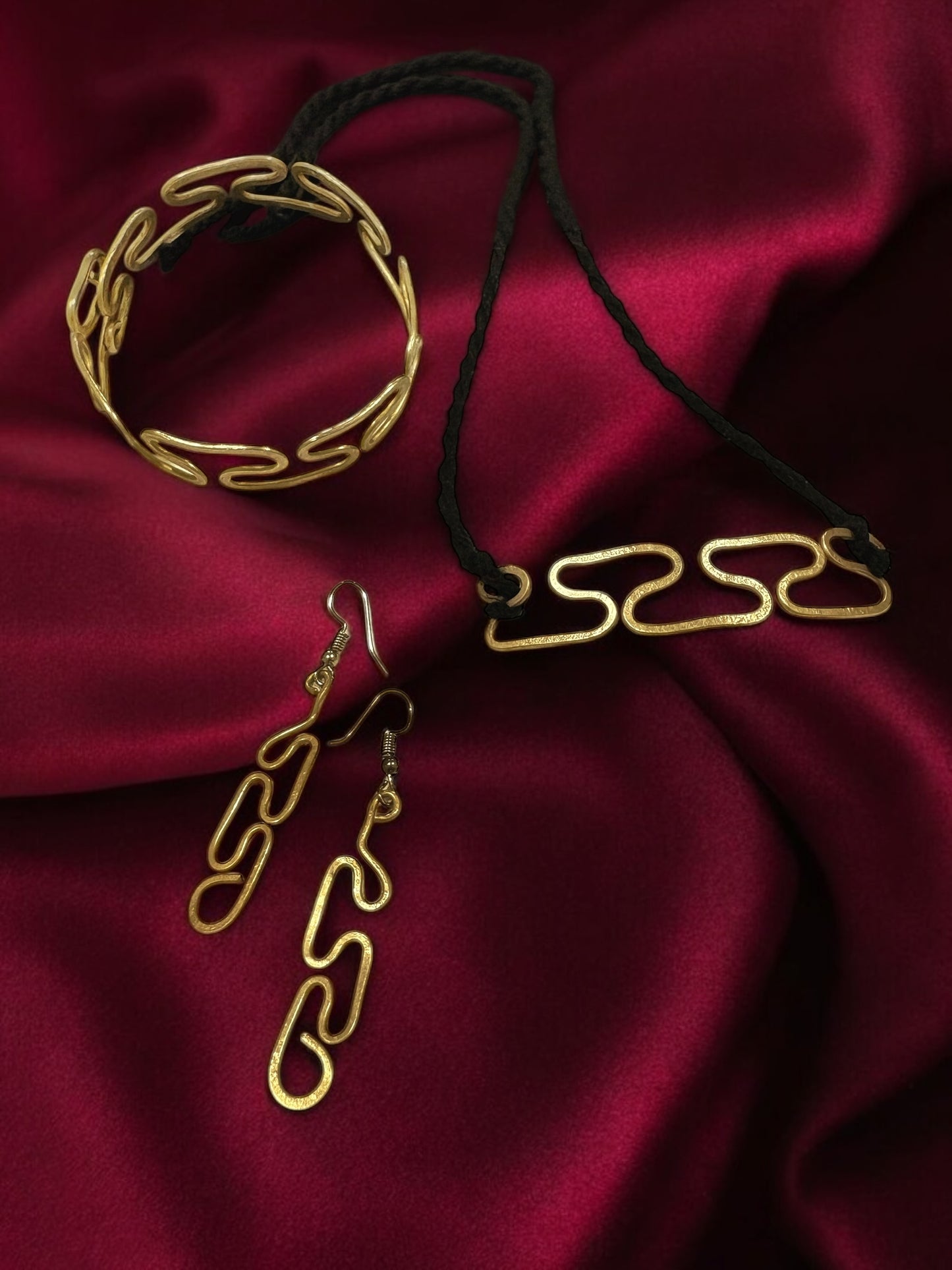 flat-spiral-mini-brass-choker-necklace-jewelry-set-necklace-earrings-bracelet