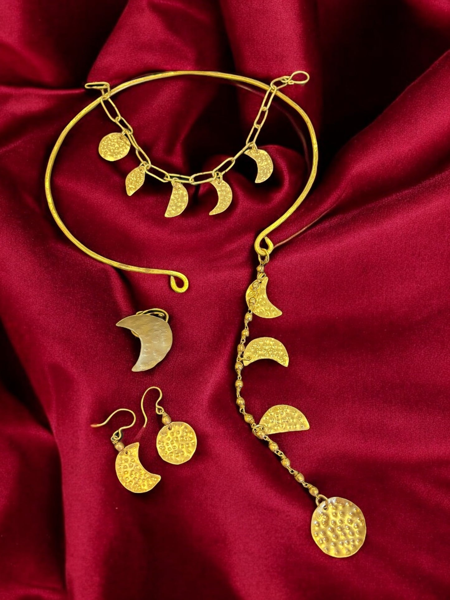 moon-fantasy-brass-hasli-necklace-jewelry-set-necklace-earrings-ring