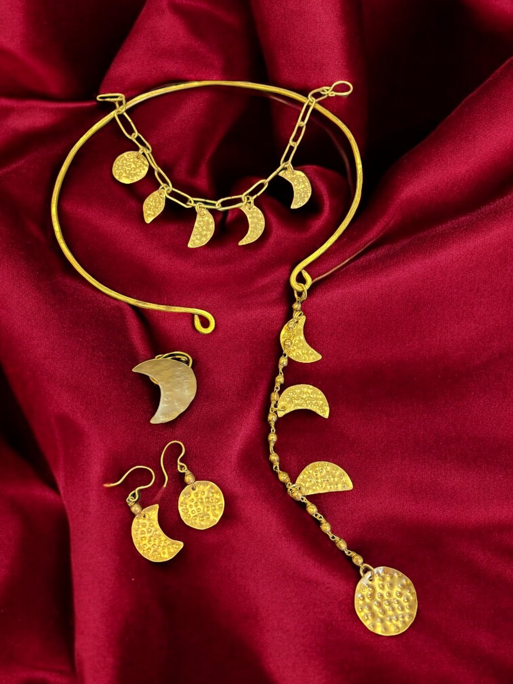 moon-fantasy-brass-hasli-necklace-jewelry-set-necklace-earrings-ring