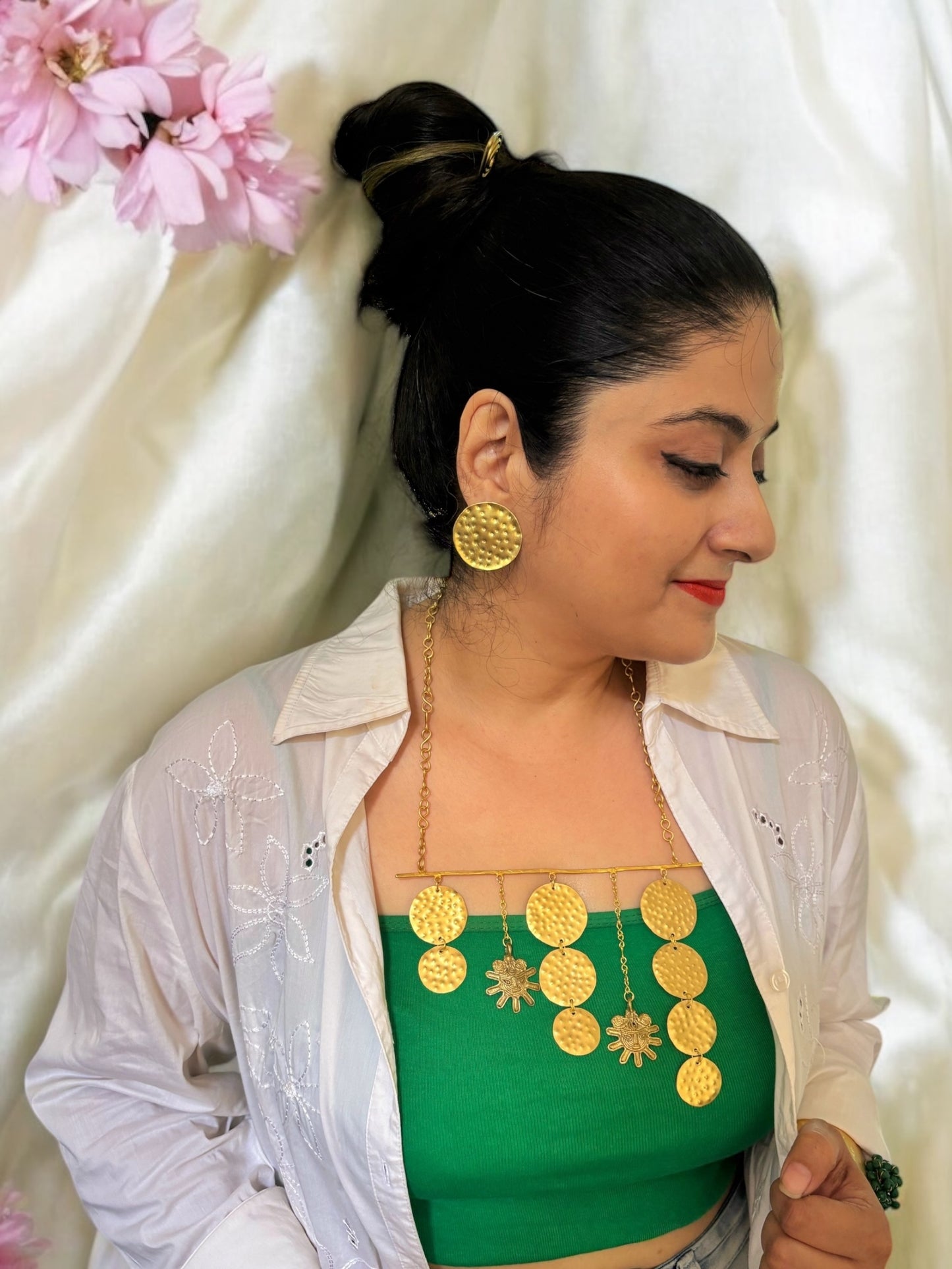 Celestia Dokra and Brass Statement Necklace Jewelry Set (Necklace+Earrings)