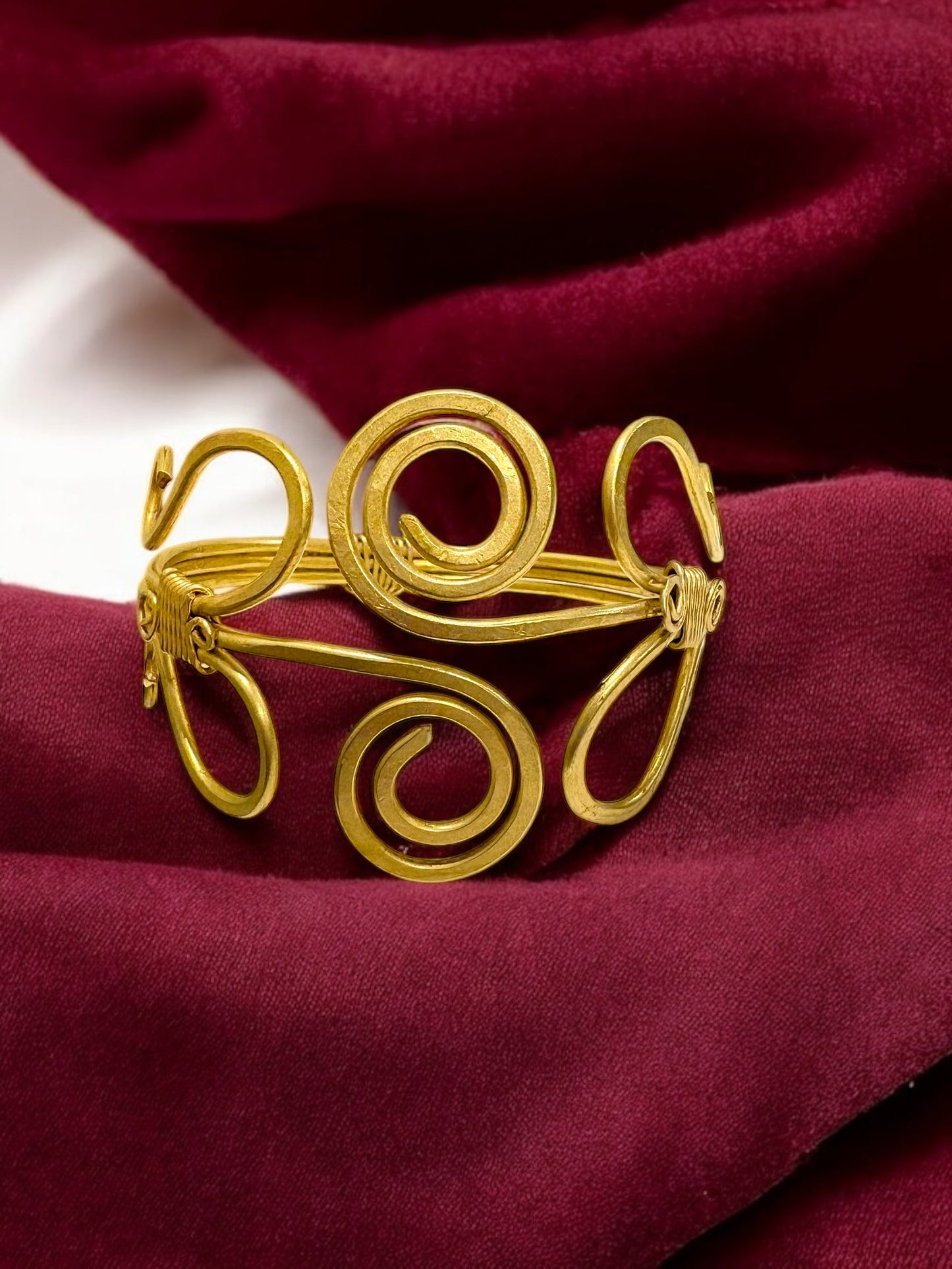 spiral-hearts-brass-bracelet