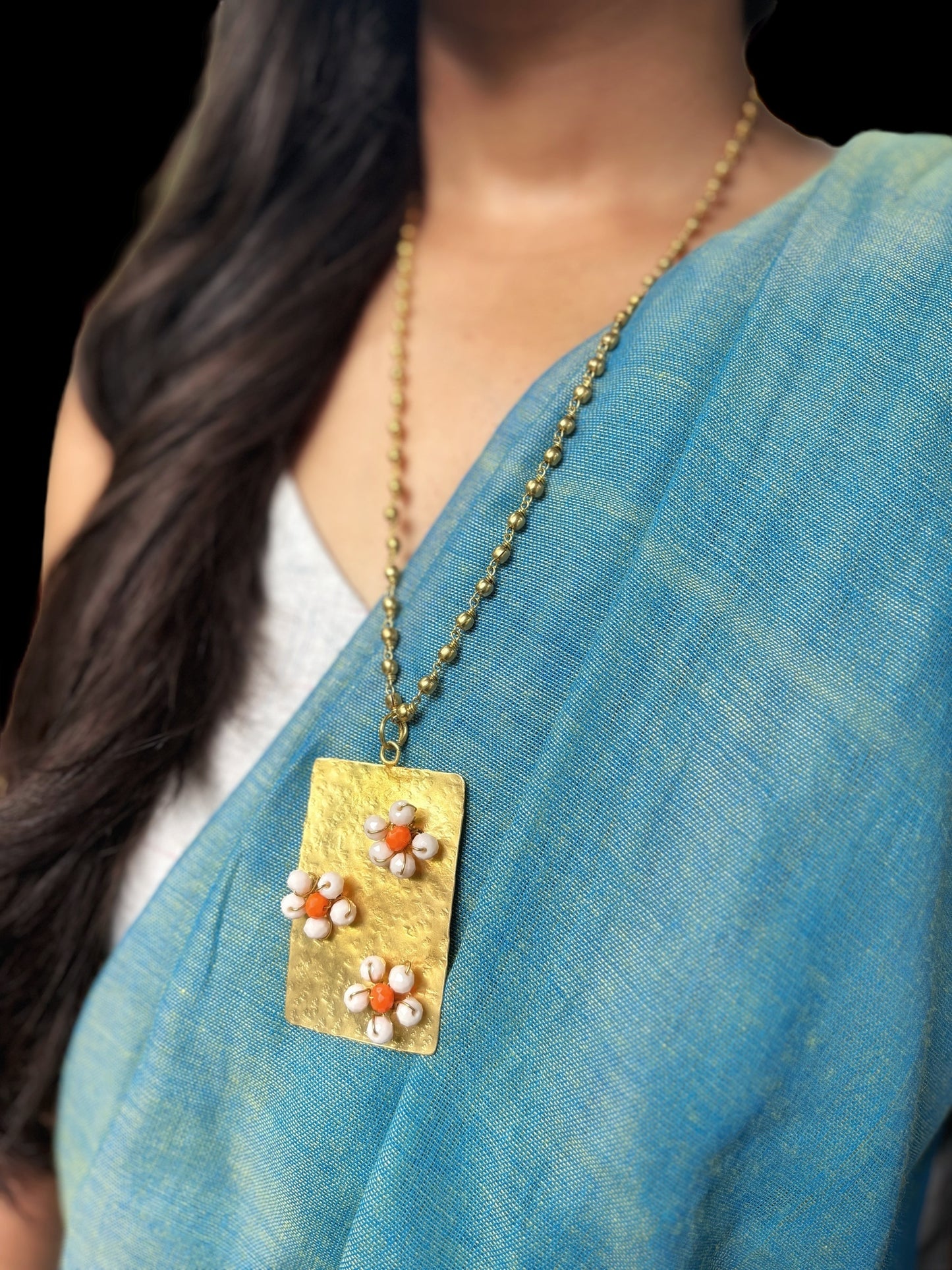 shiuli-crystal-and-brass-pendant-chain-necklace-jewelry-set-necklace-earrings