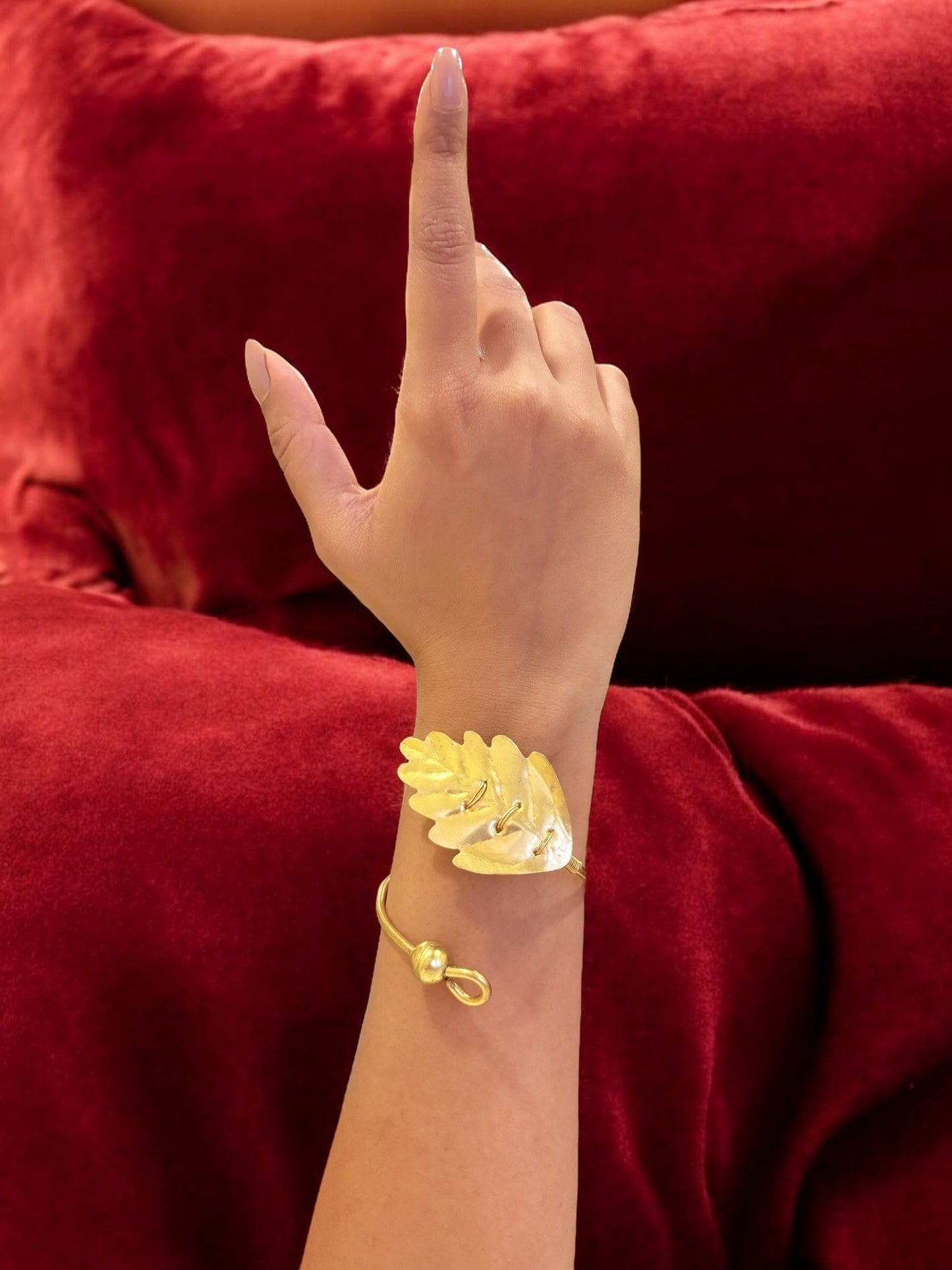 leafy-affair-brass-bracelet