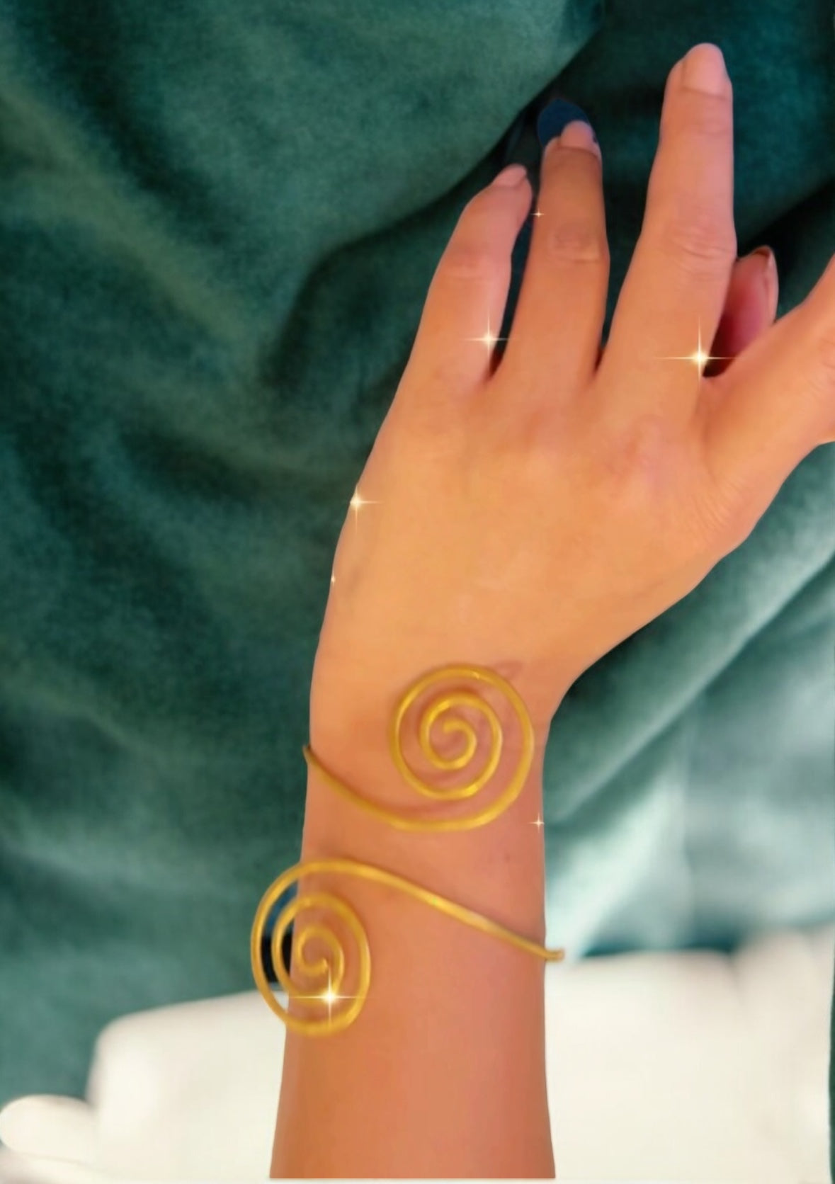 diagonal-spirals-brass-bracelet