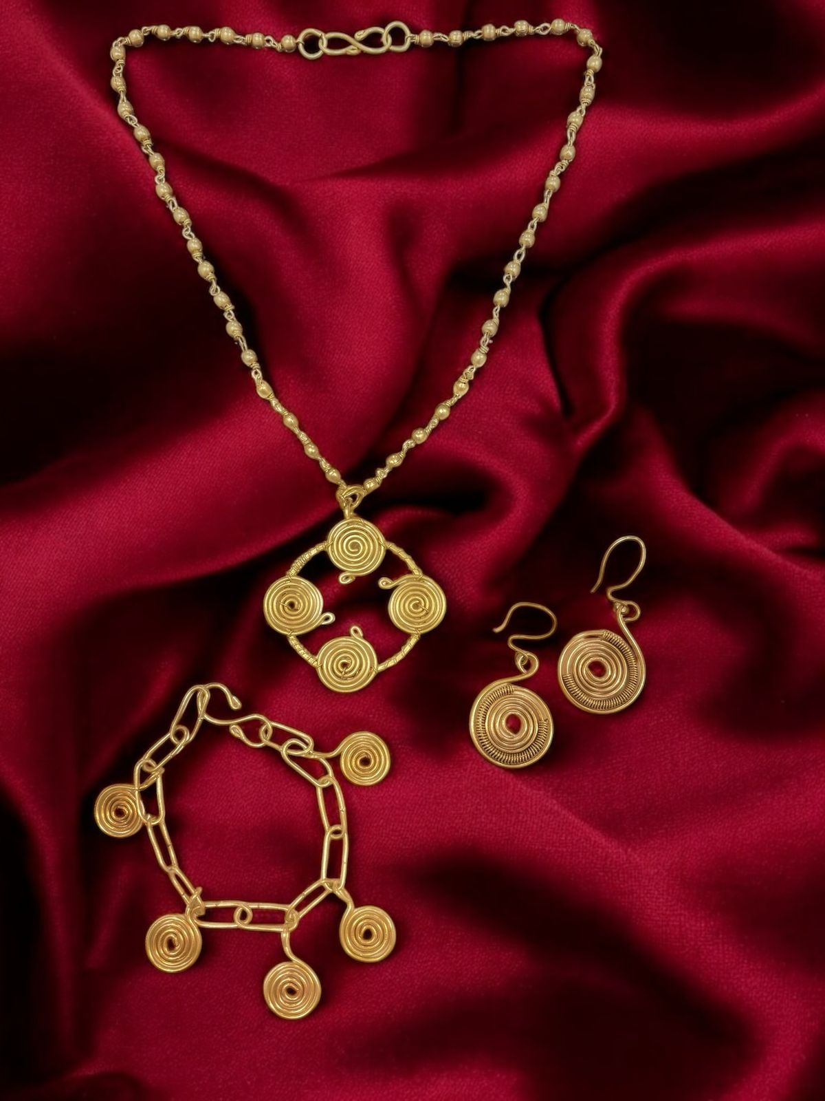 quadra-spiral-pendant-brass-necklace-jewelry-set-necklace-earrings-bangles