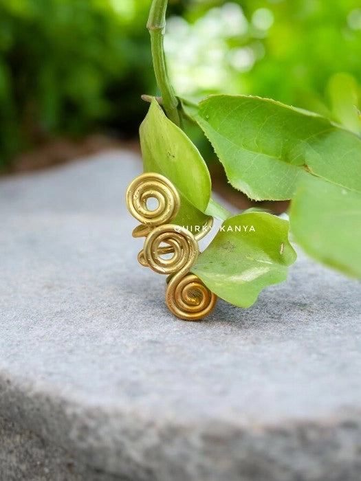 triple-spiral-brass-finger-ring