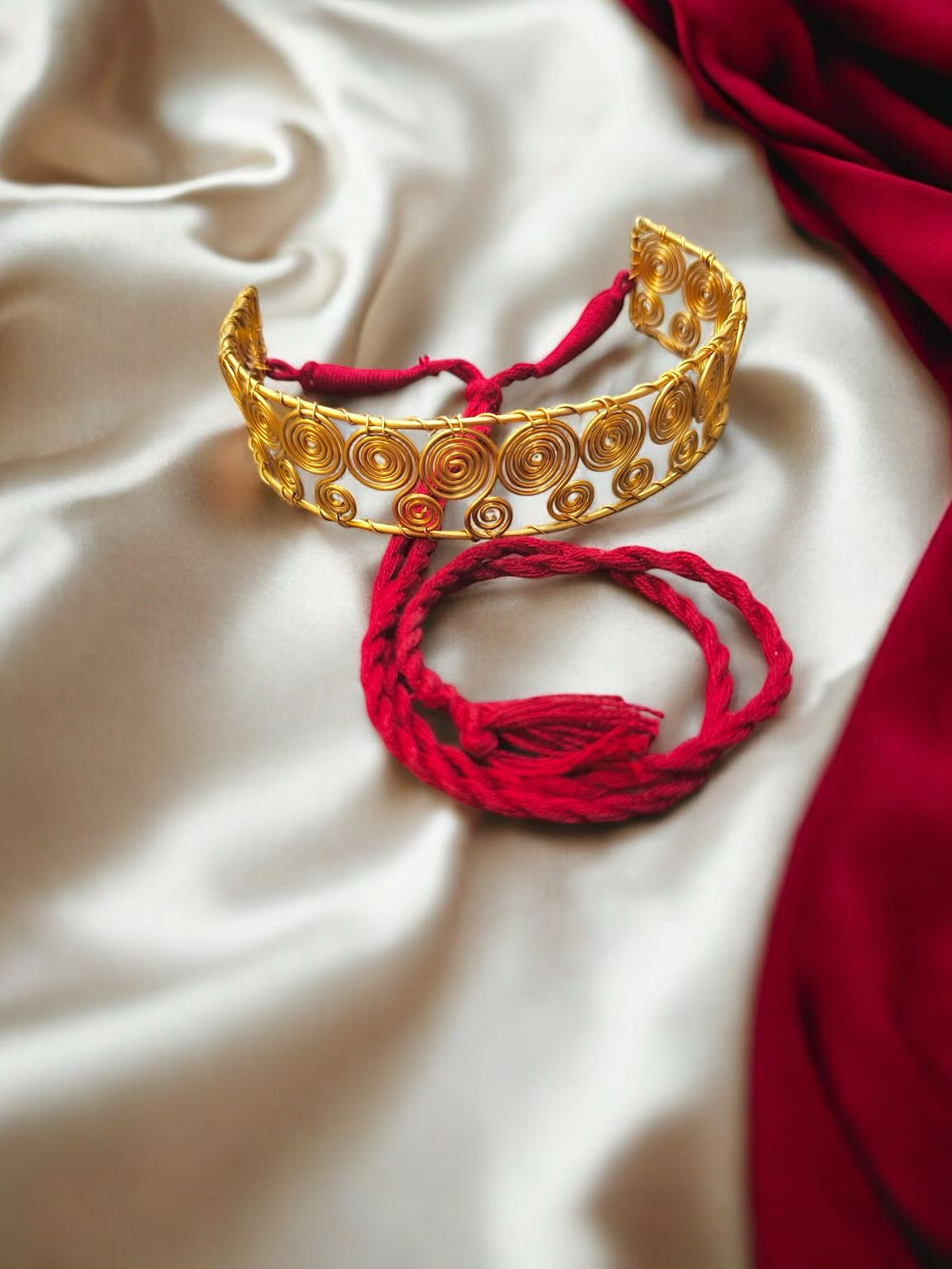 pihu-spiral-brass-choker-necklace