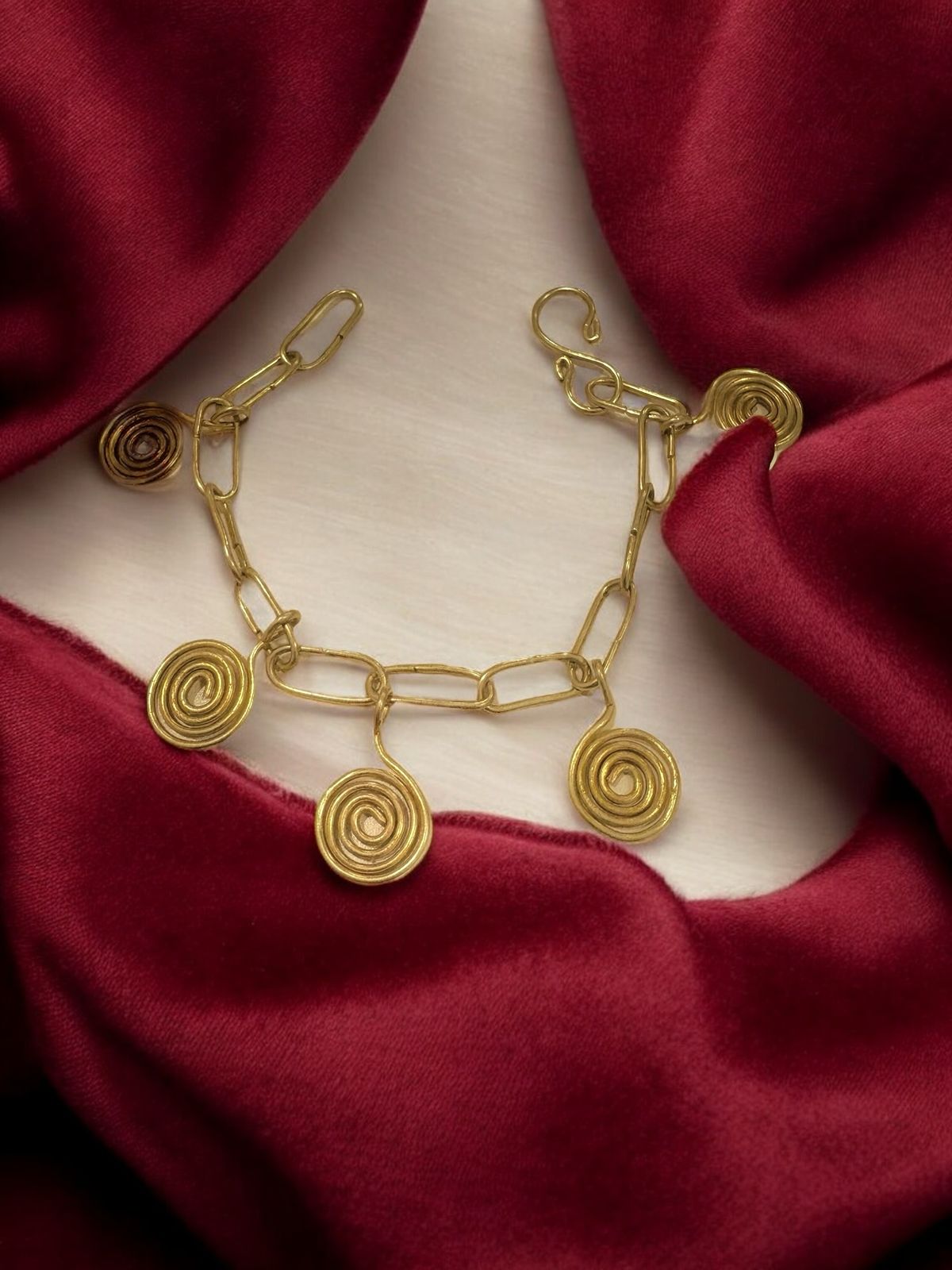 quadra-spiral-pendant-brass-necklace-jewelry-set-necklace-earrings-bangles