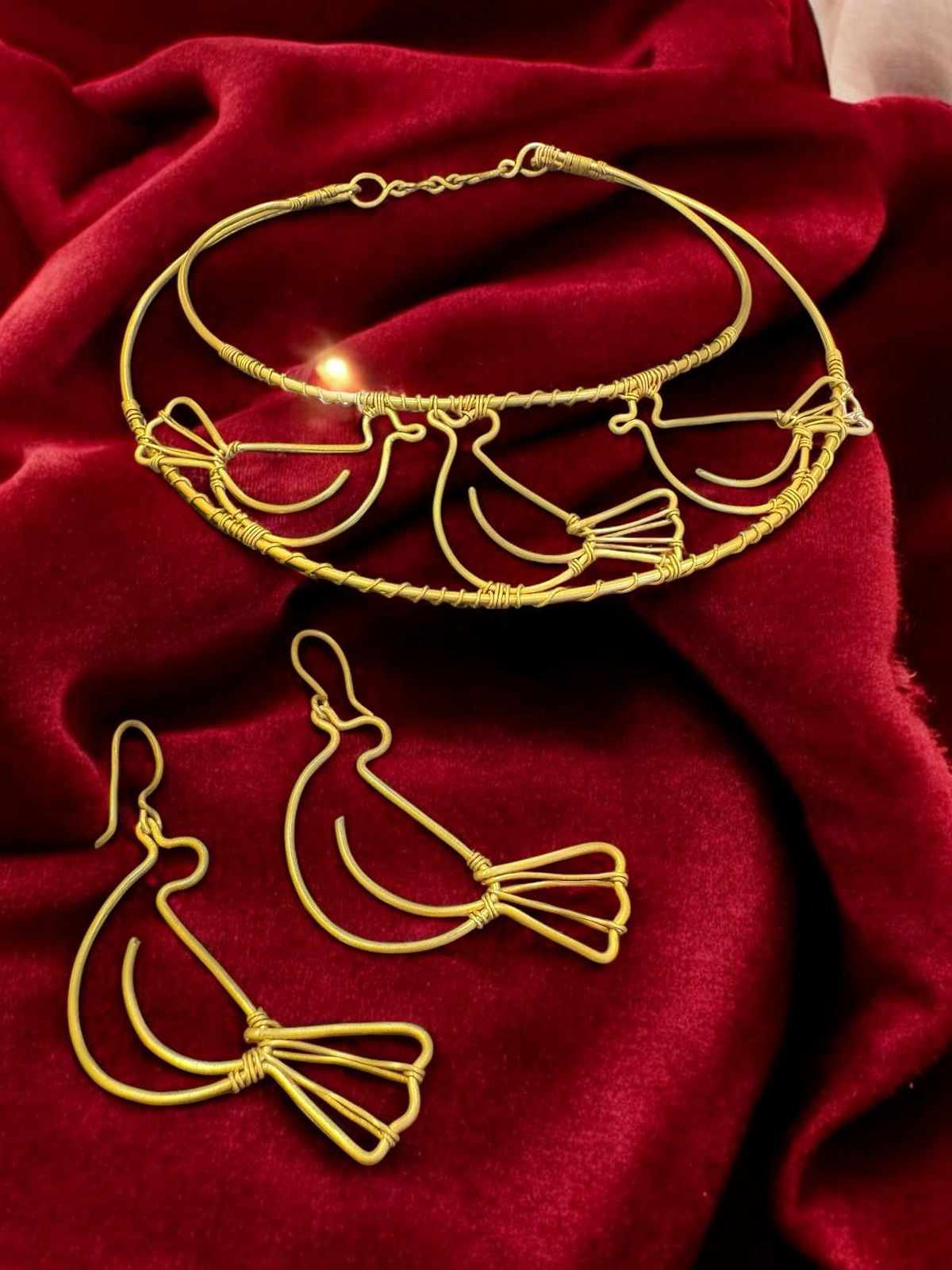 mocking-birds-brass-hasli-necklace-jewelry-set-necklace-earrings