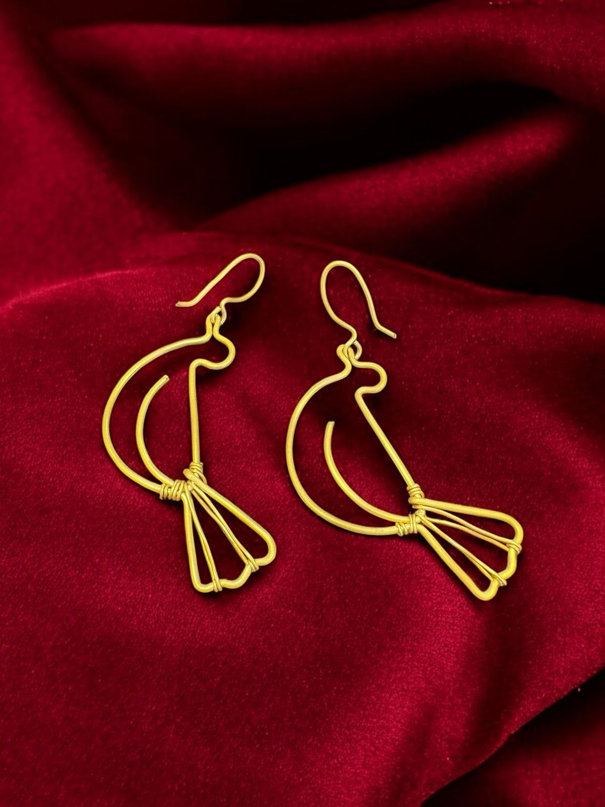 mocking-birds-brass-hasli-necklace-jewelry-set-necklace-earrings