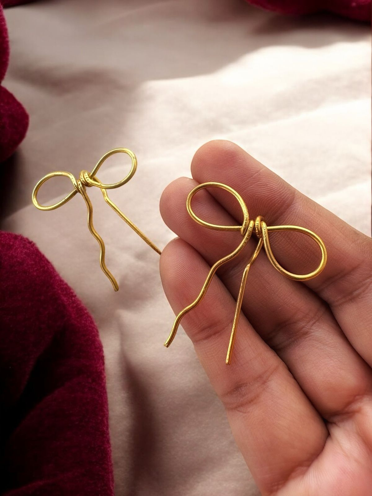 bow-brass-earrings