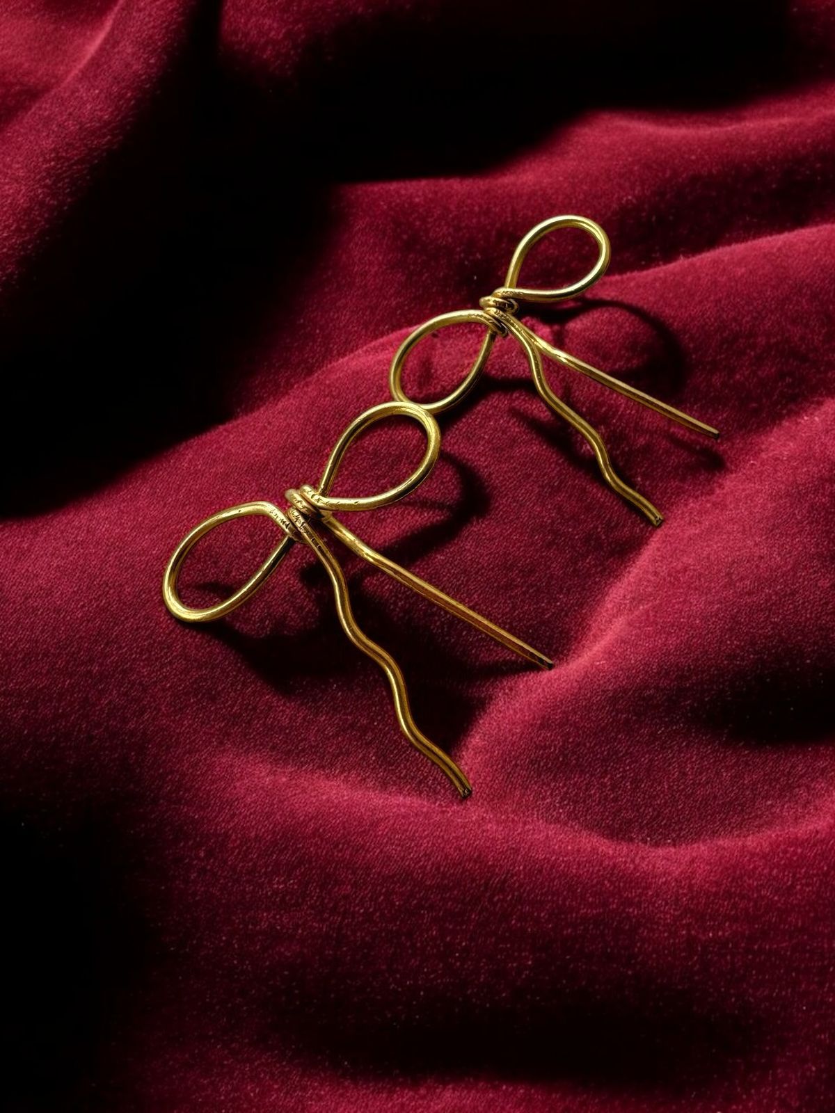 bow-brass-earrings