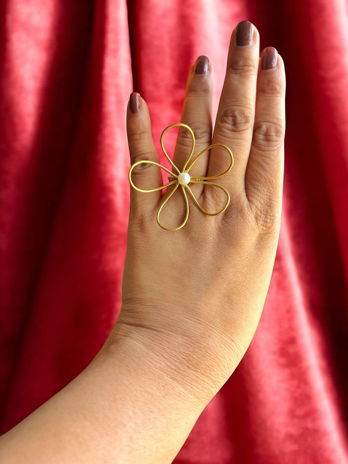 dainty-flower-pearl-brass-ring