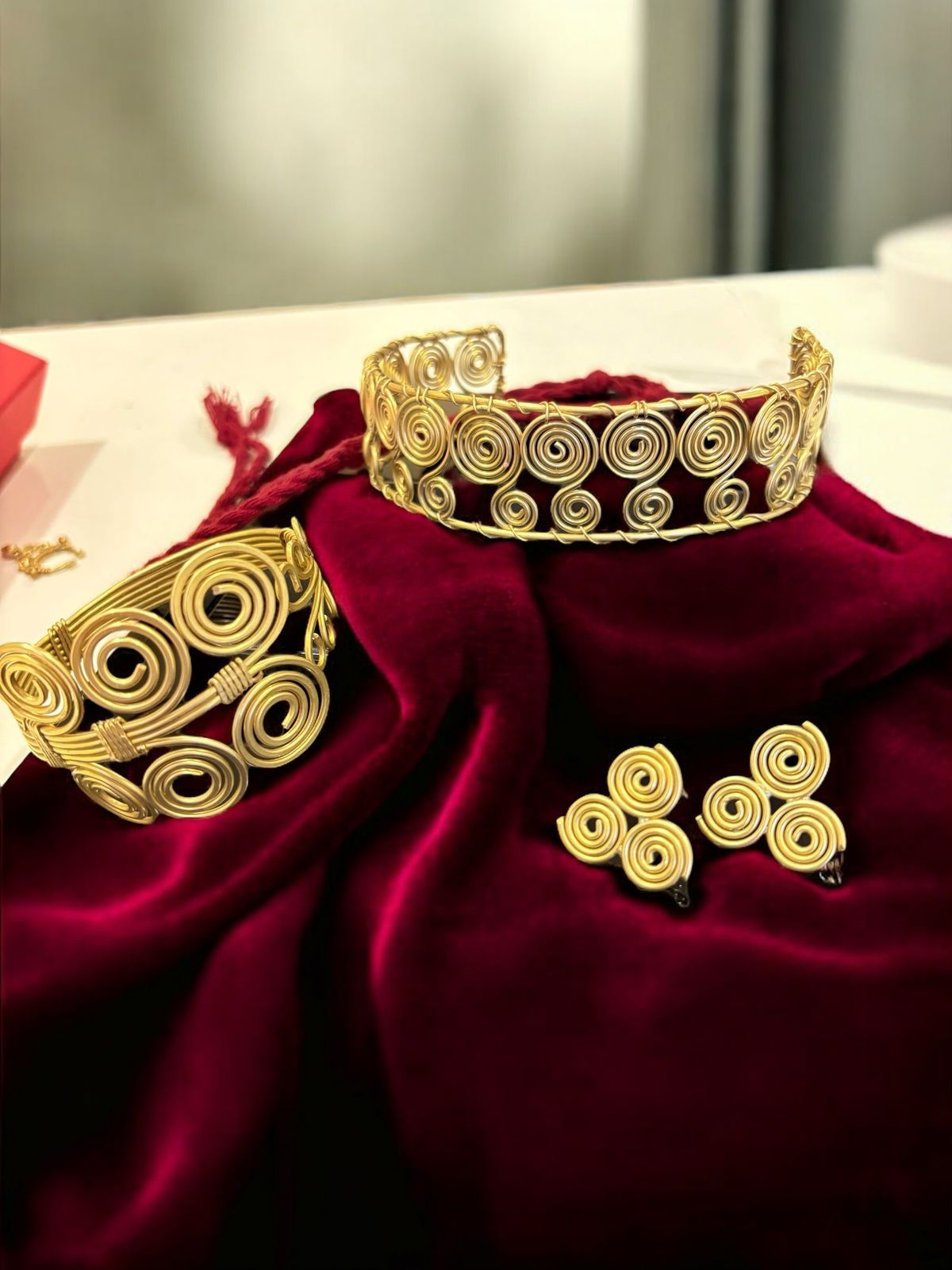 pihu-spiral-brass-choker-necklace-jewelry-set-necklace-earrings