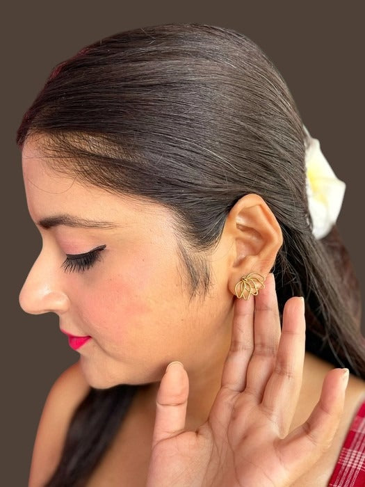 petals-brass-stud-earrings