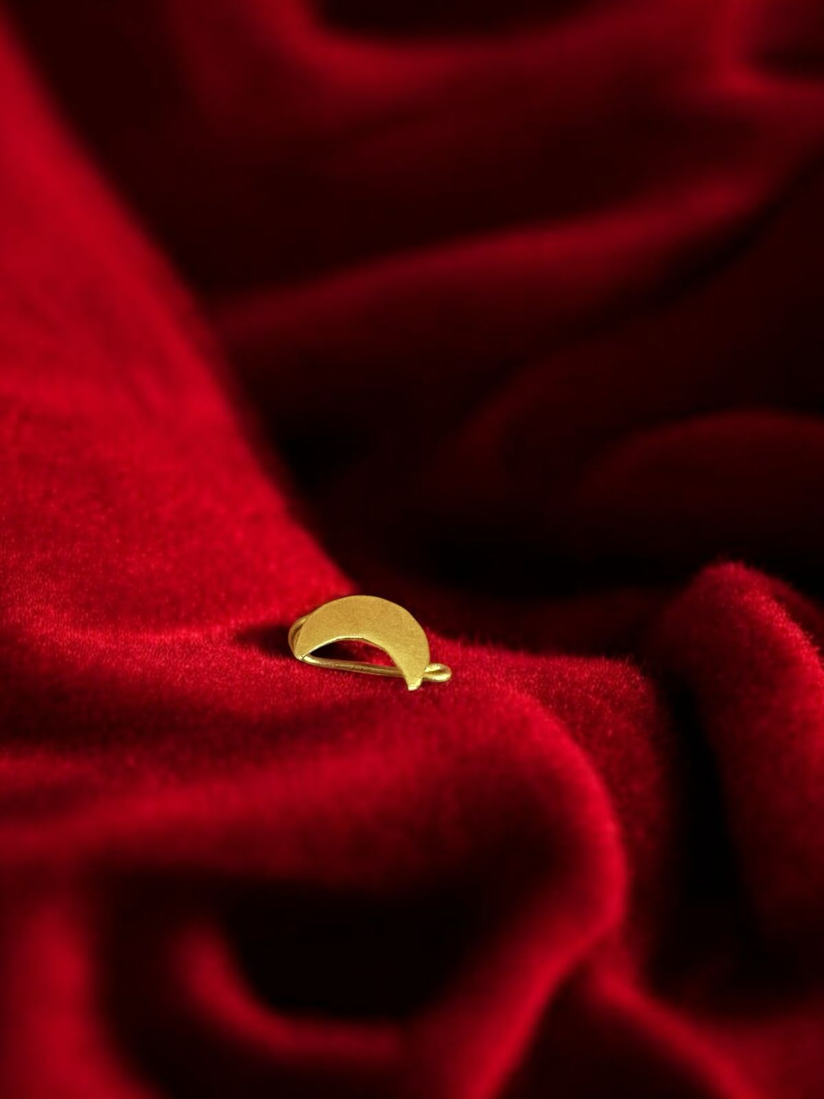 crescent-moon-brass-faux-nosepin