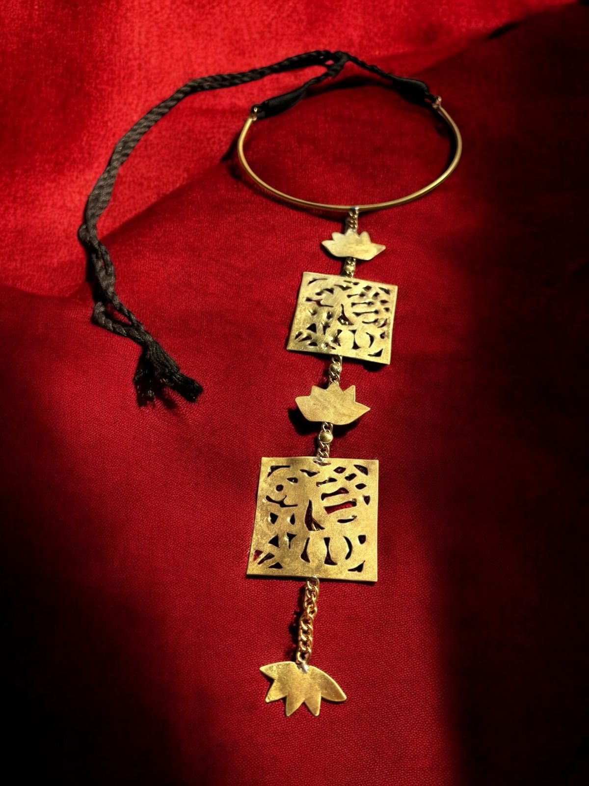 aradhana-cutwork-long-statement-brass-necklace