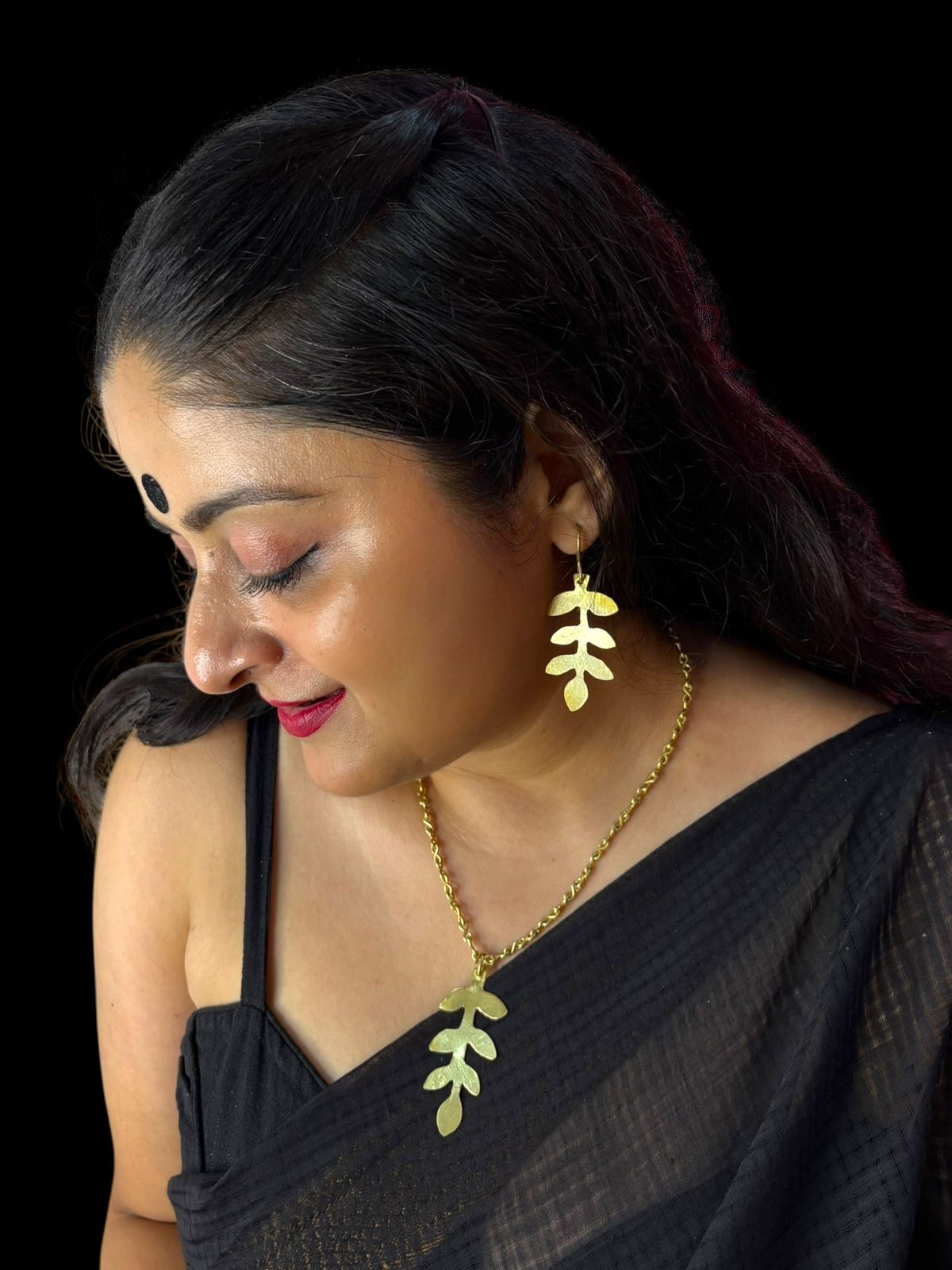 Curry Patta Brass Pendant Chain Necklace Jewelry Set (Necklace, Earrings)