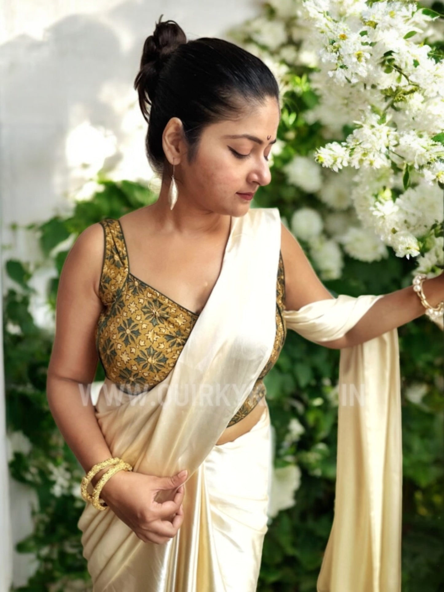 Mrittika Printed Sleeveless Blouse - Brown
