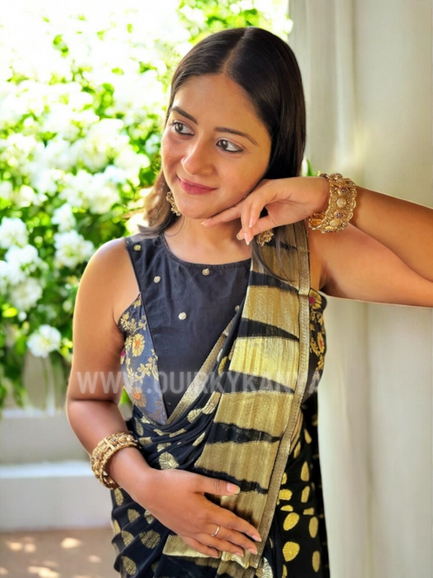 Raven Silhouette Brocade Sleeveless Blouse - Black