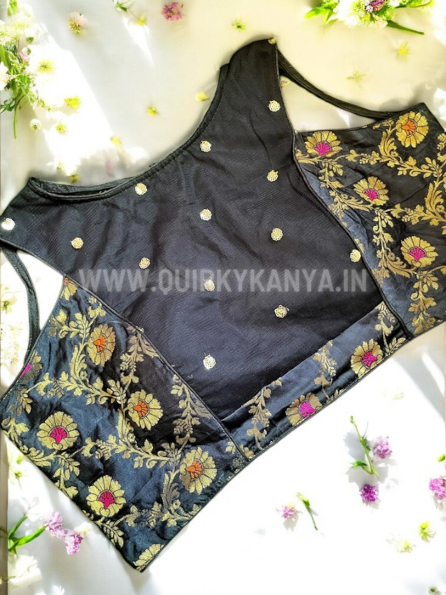 Raven Silhouette Brocade Sleeveless Blouse - Black