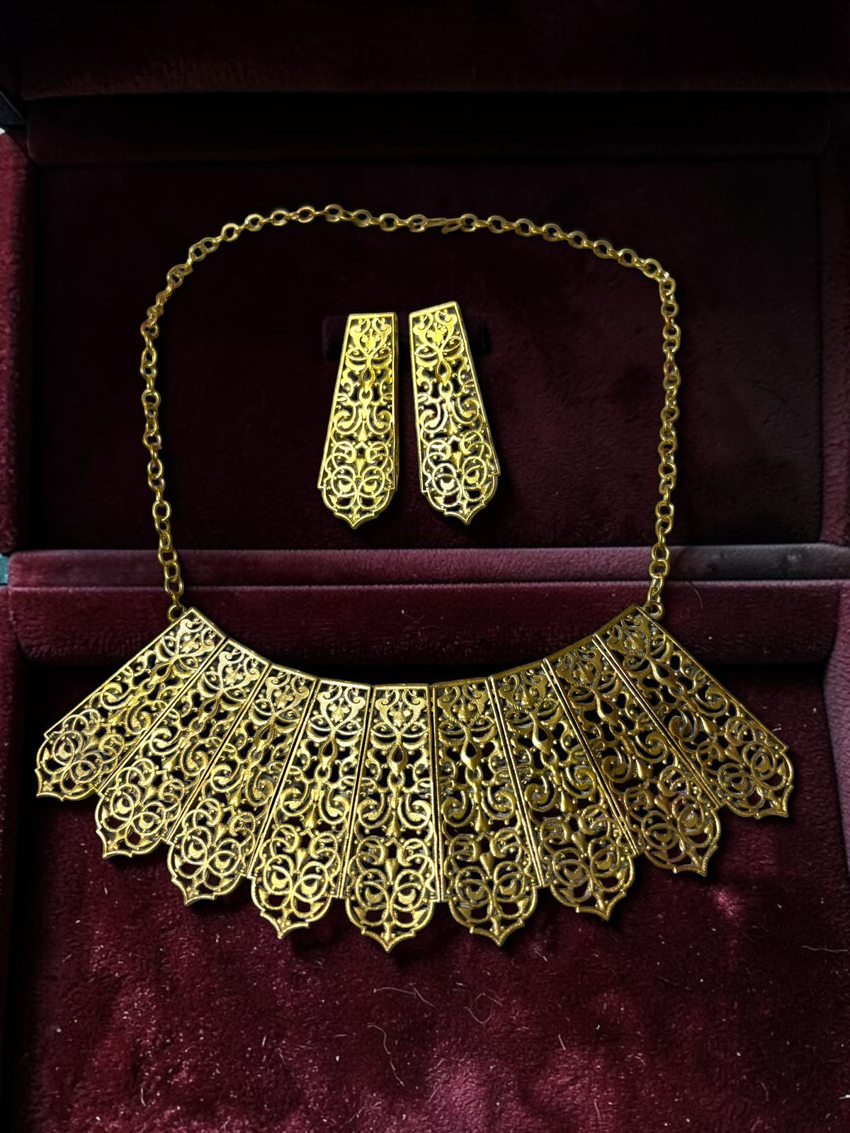 Maya Jaal Premium Sculptural Brass Necklace Jewelry Set (Necklace, Earrings)