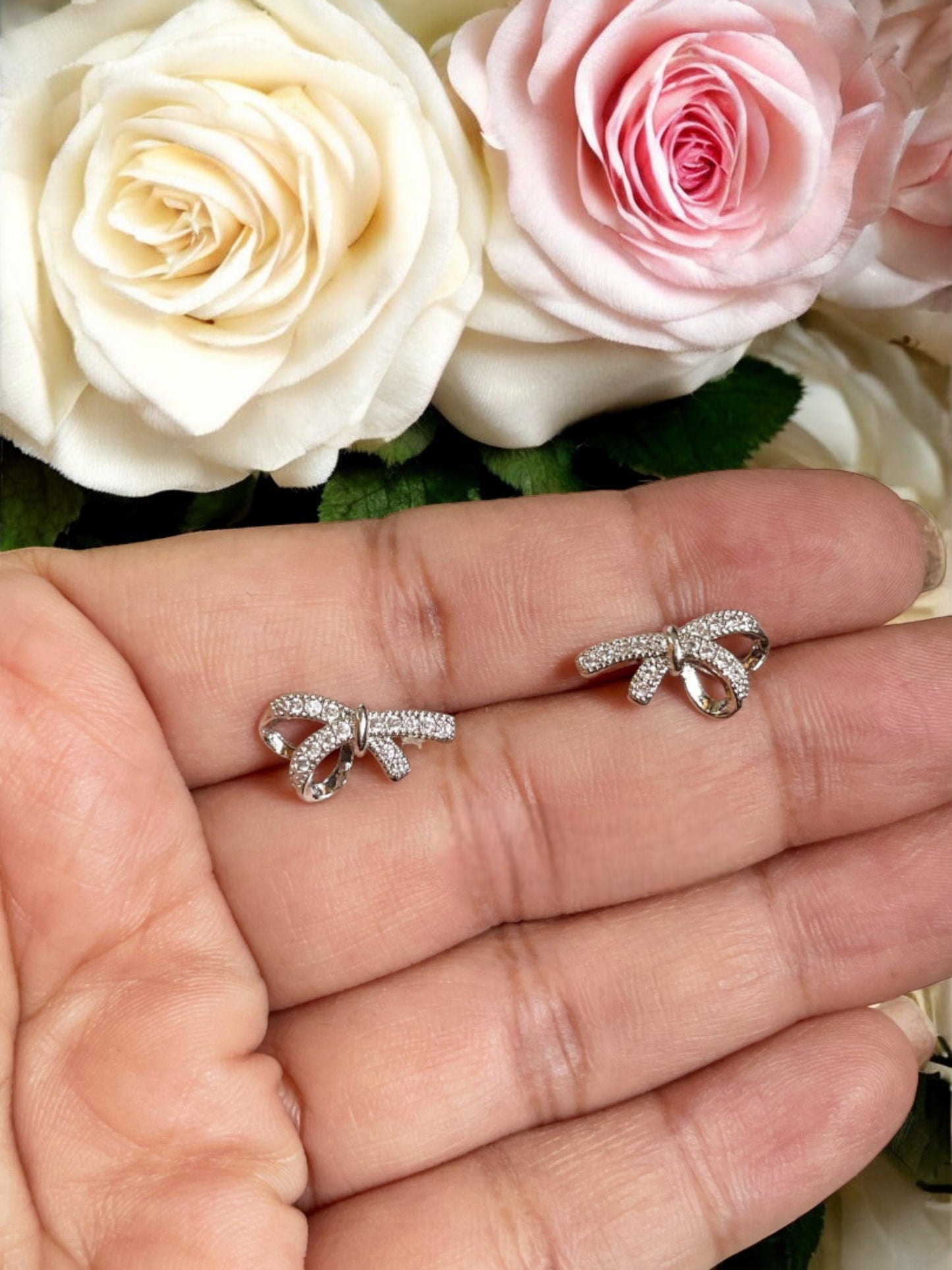 Bow AD Stone Ear Studs