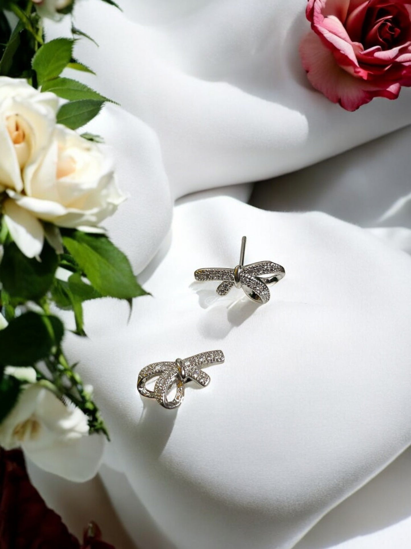 Bow AD Stone Ear Studs