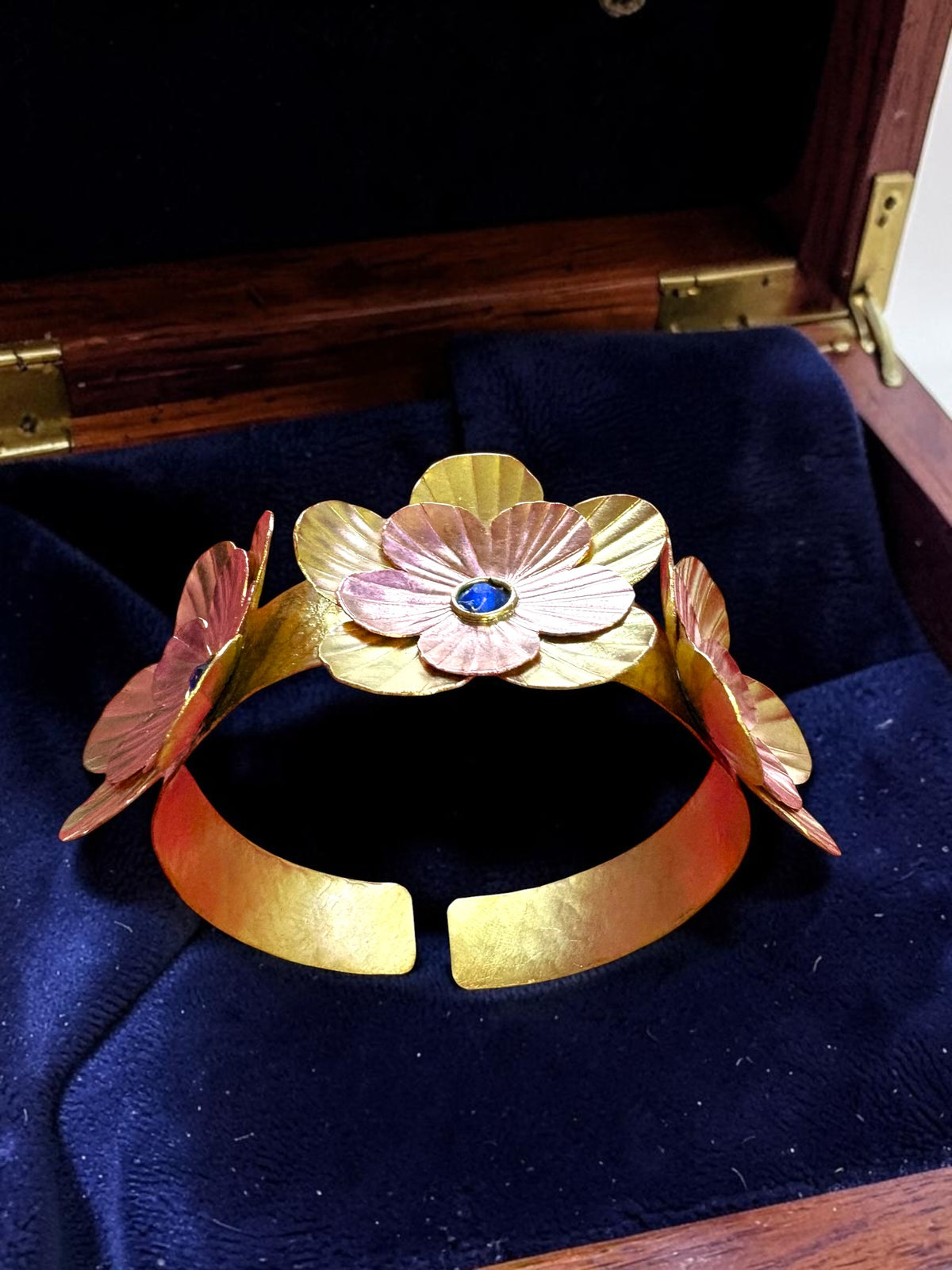 Fleurs Brass Bracelet - Deep Blue
