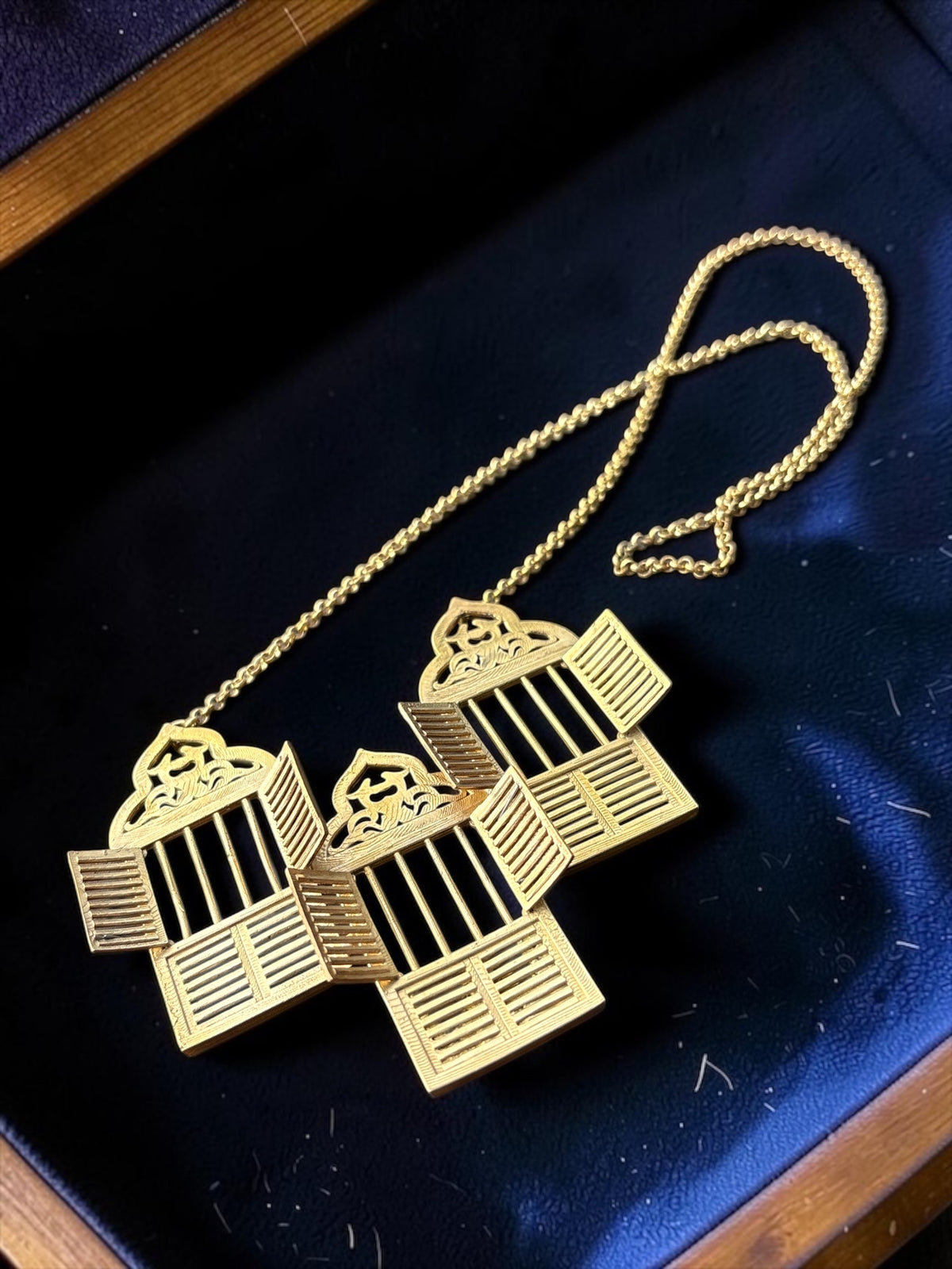 Moner Janala Premium Sculptural Brass Necklace Jewelry Set (Necklace, Earrings)