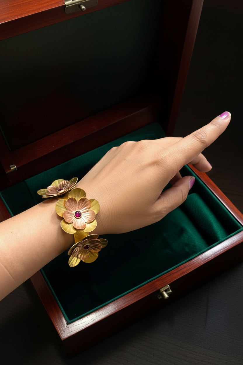 Fleurs Brass Bracelet - Red